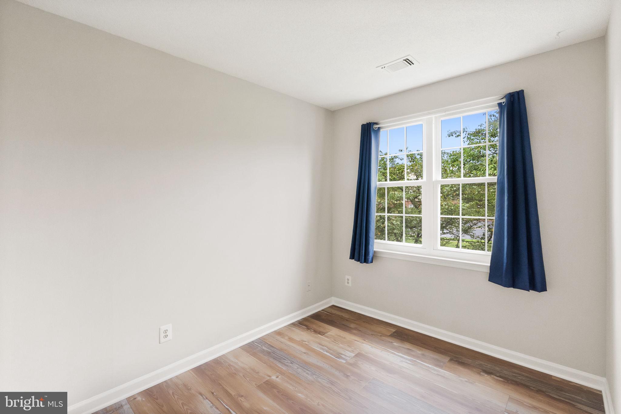 S.GLEN AT UNIVERSITY CTR - Residential