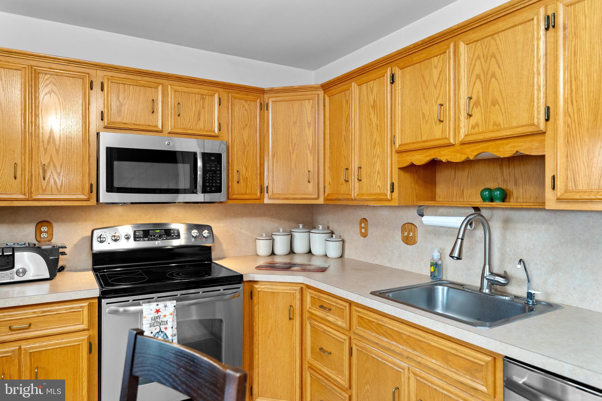 CLEARVIEW MANOR - Residential