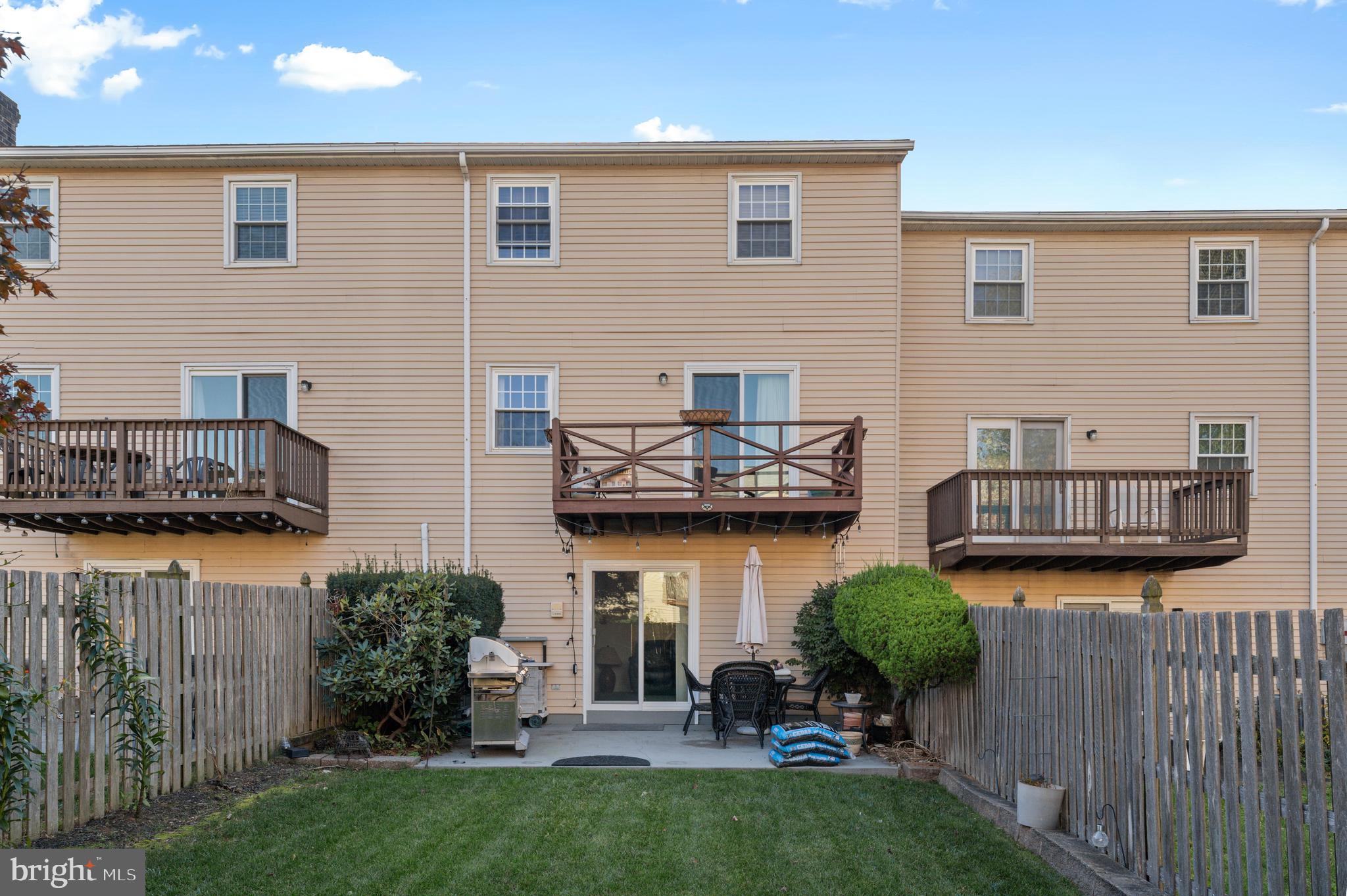 CLEARVIEW MANOR - Residential