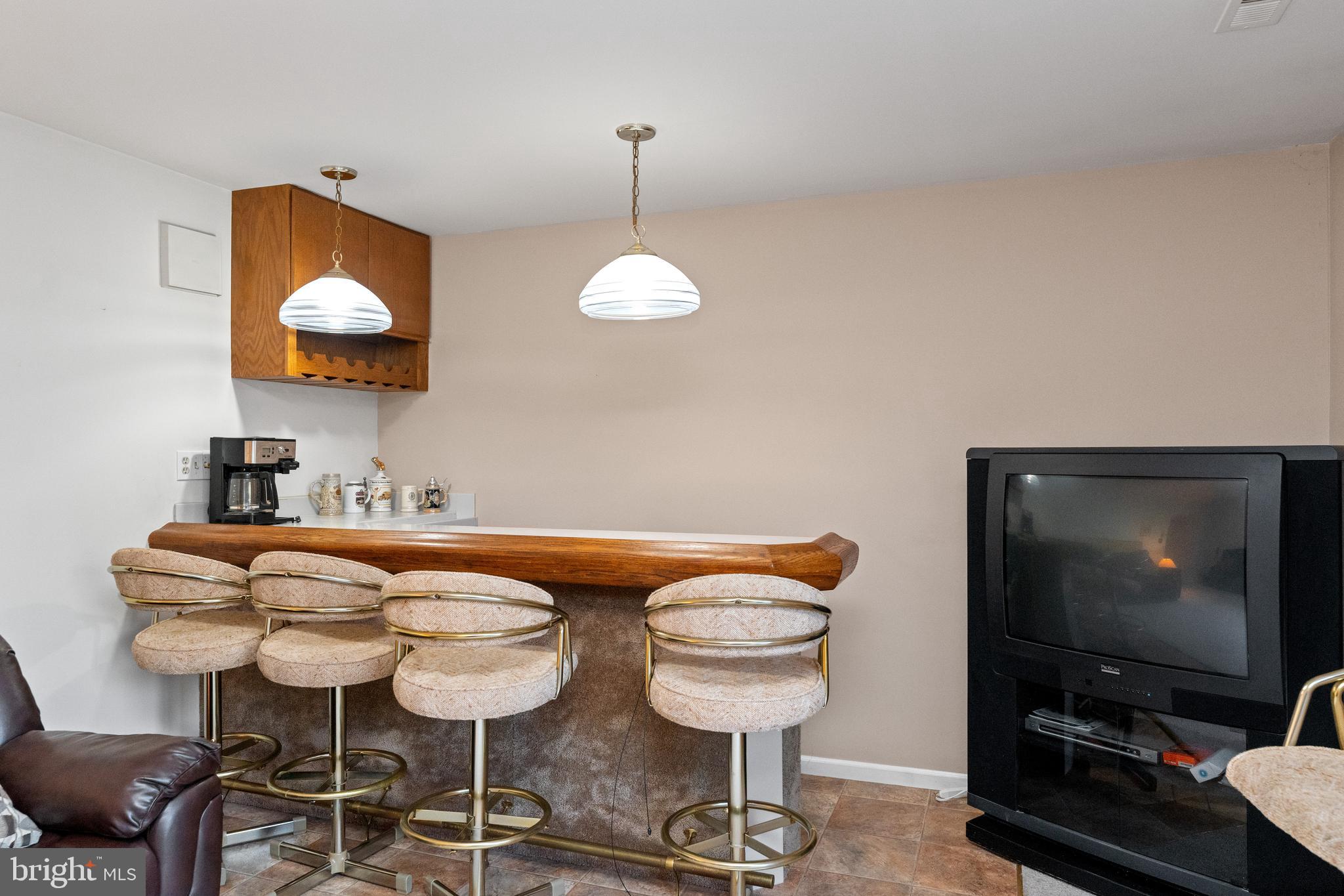 CLEARVIEW MANOR - Residential