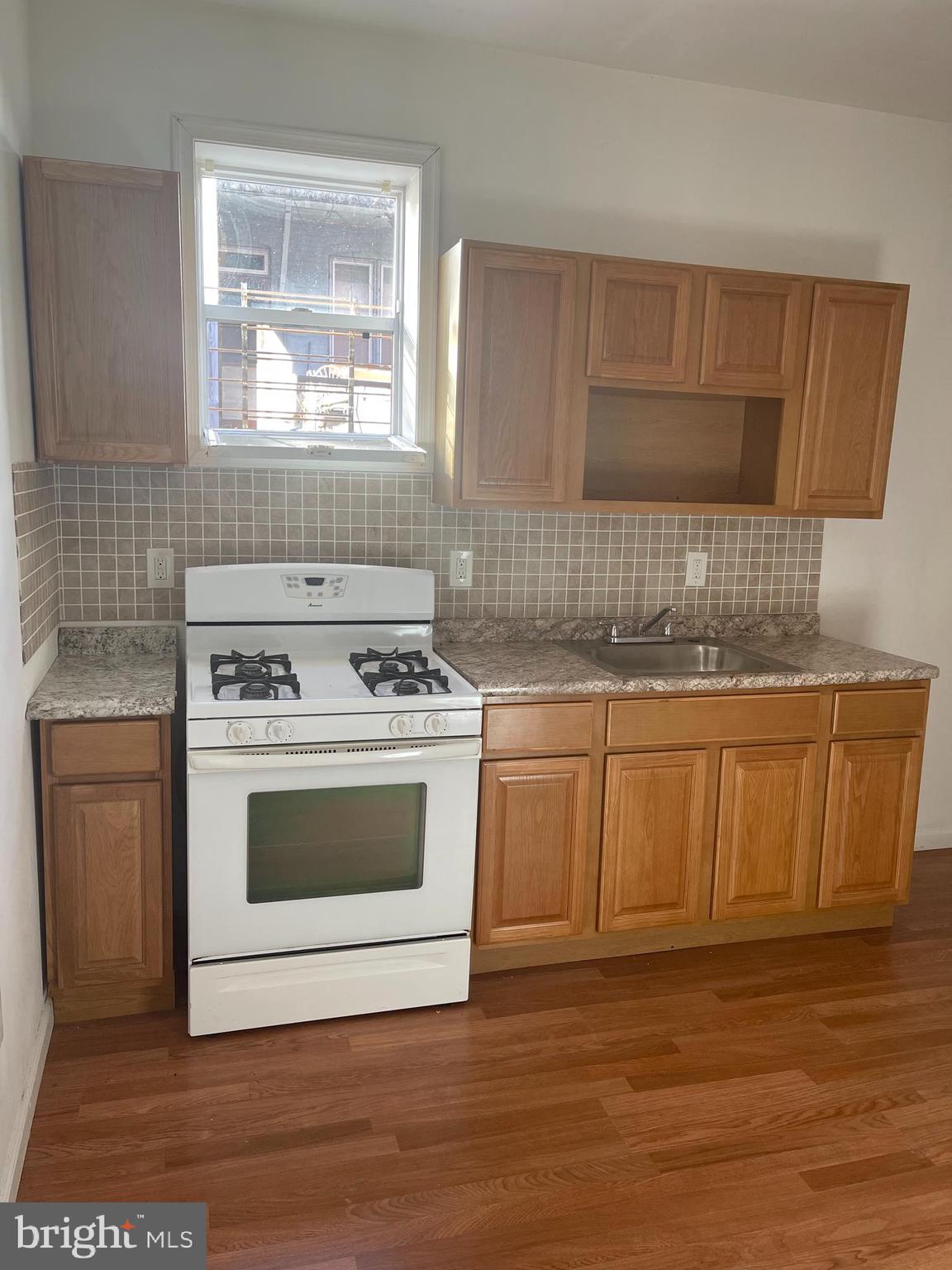 BROADWAY EAST - Residential