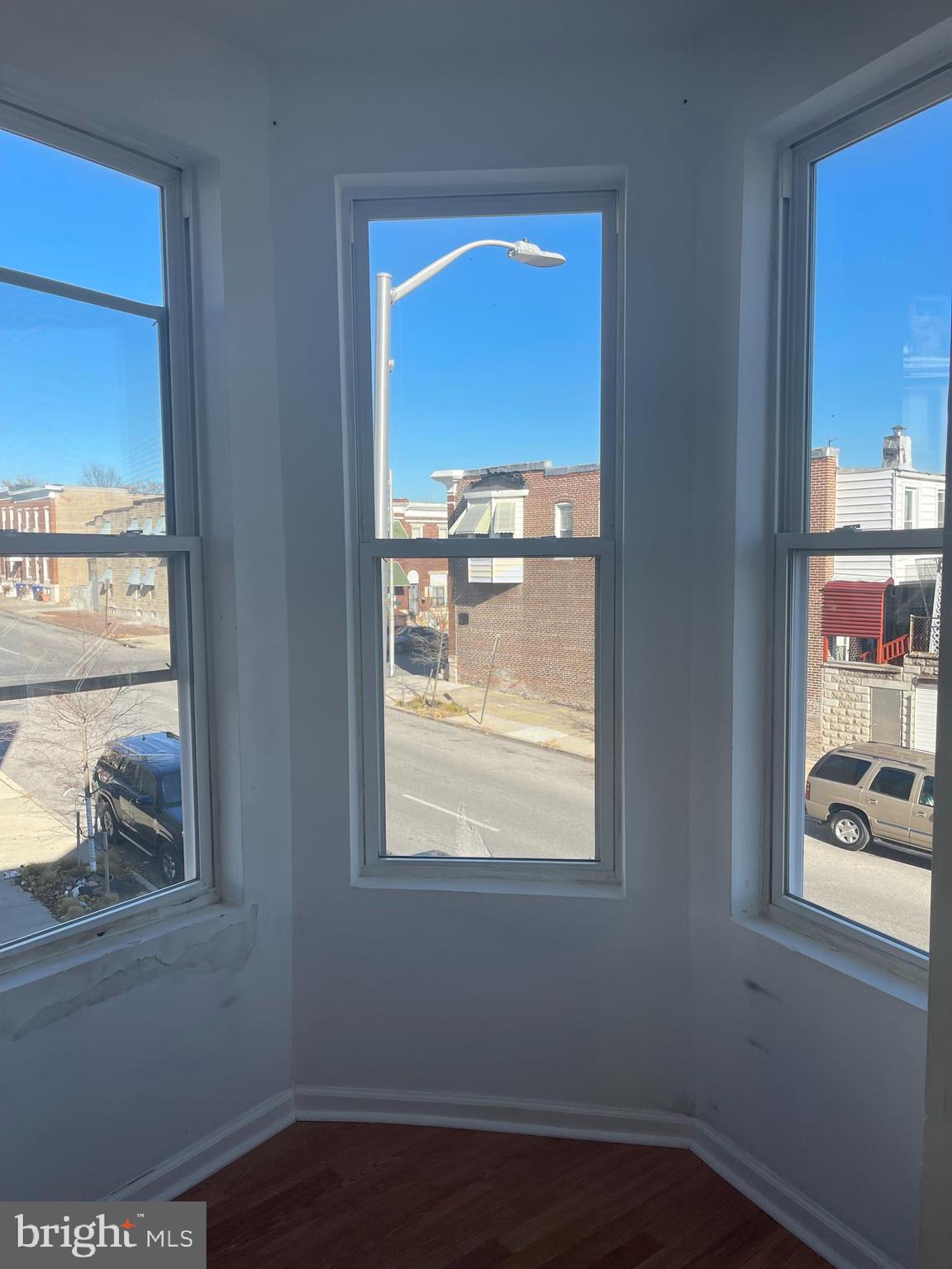 BROADWAY EAST - Residential