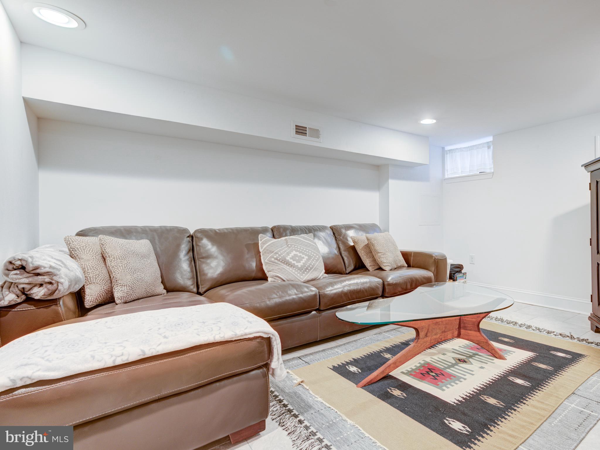 WHITMAN - Residential