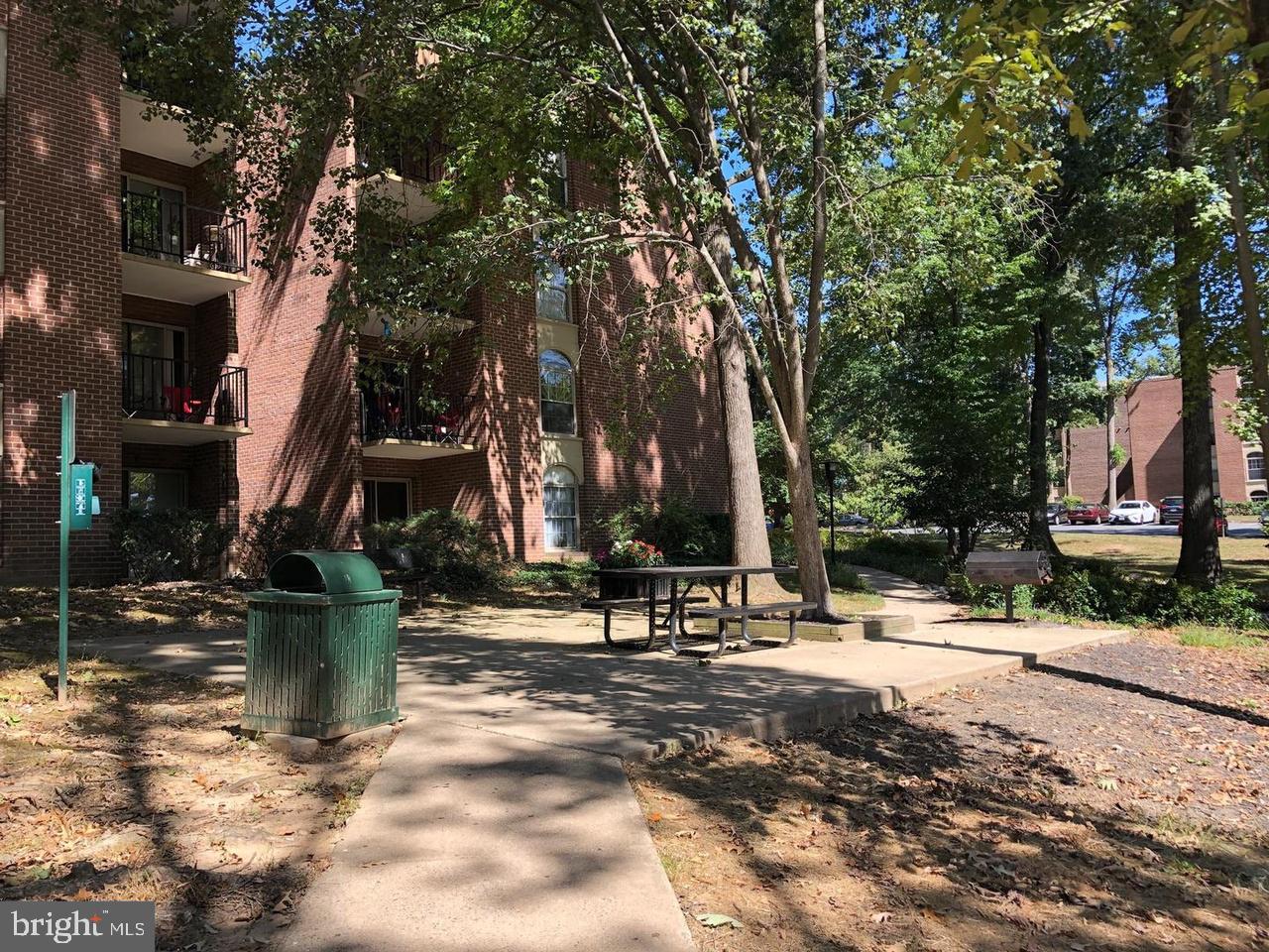 WOODBURN VILLAGE - Residential