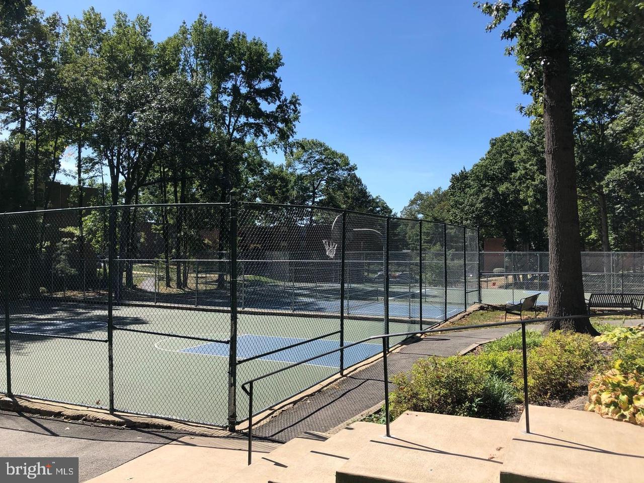 WOODBURN VILLAGE - Residential