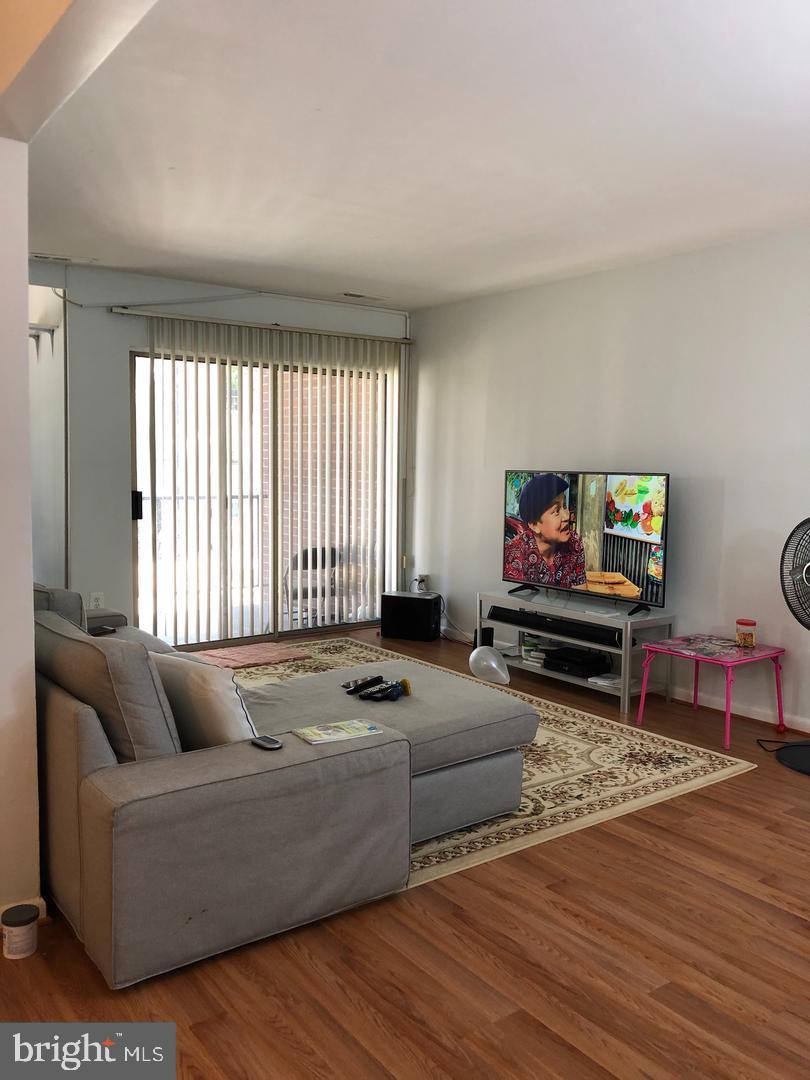 WOODBURN VILLAGE - Residential