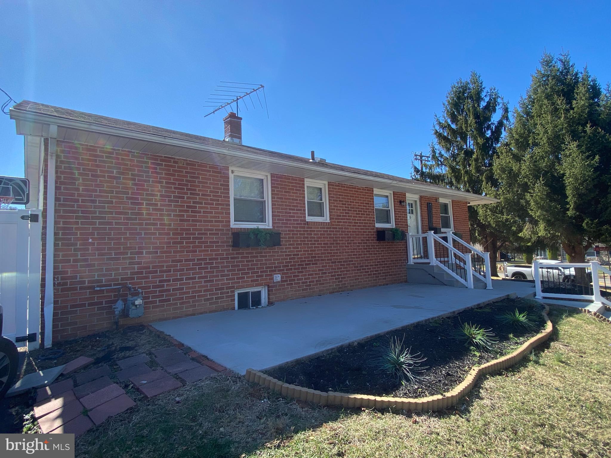 WILLOW MANOR - Residential