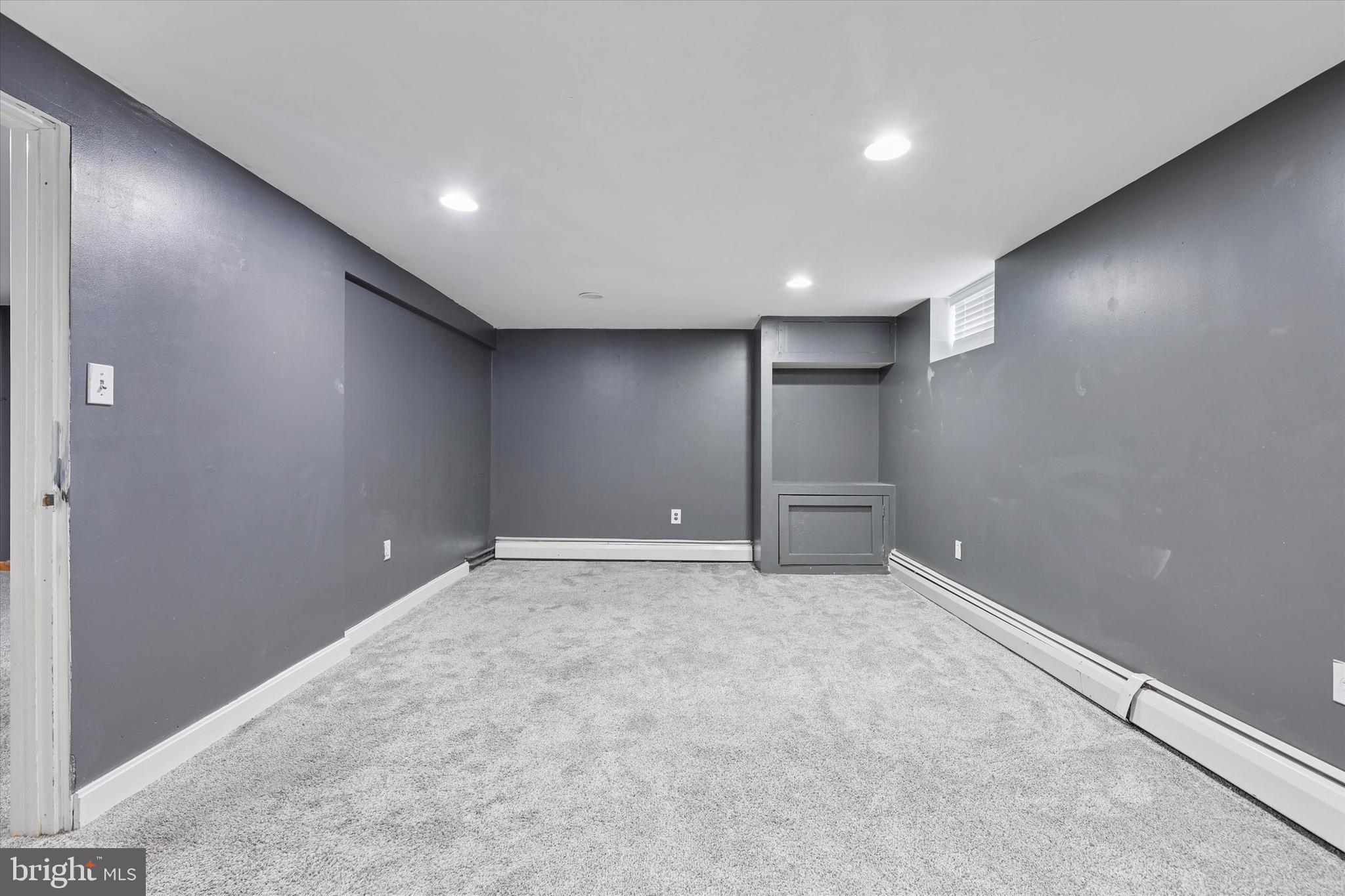 WILLOW MANOR - Residential