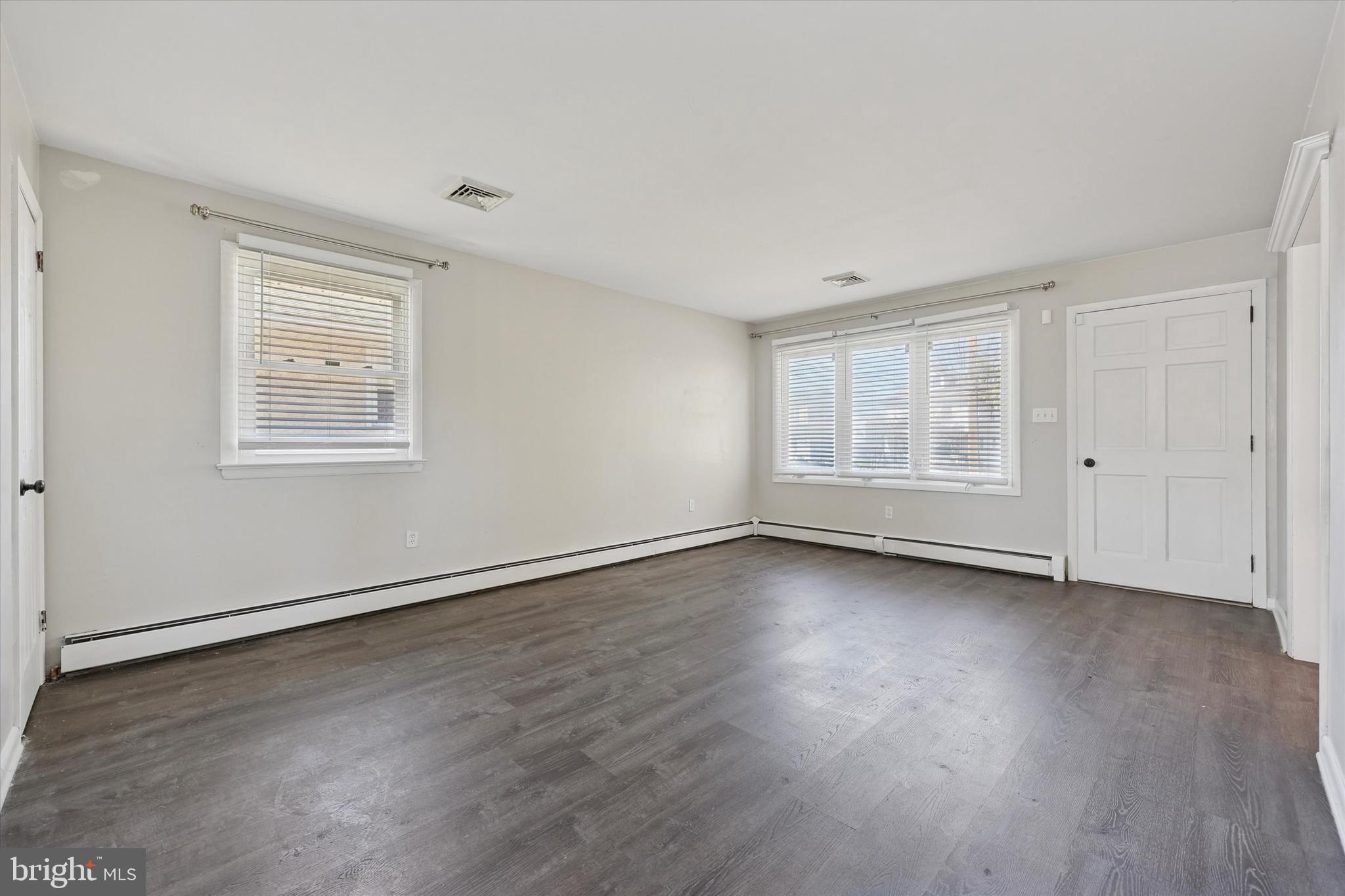 WILLOW MANOR - Residential