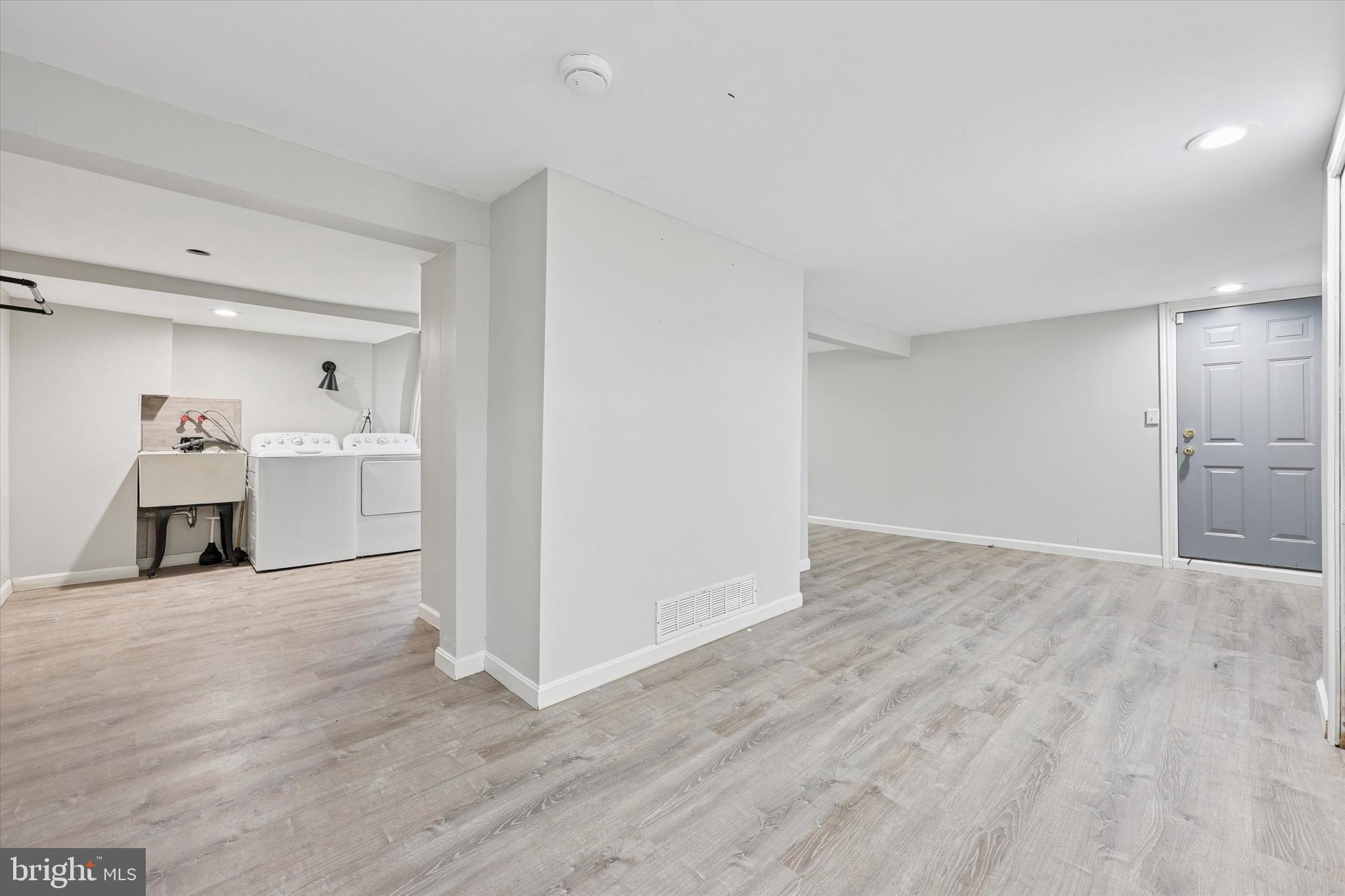 WILLOW MANOR - Residential