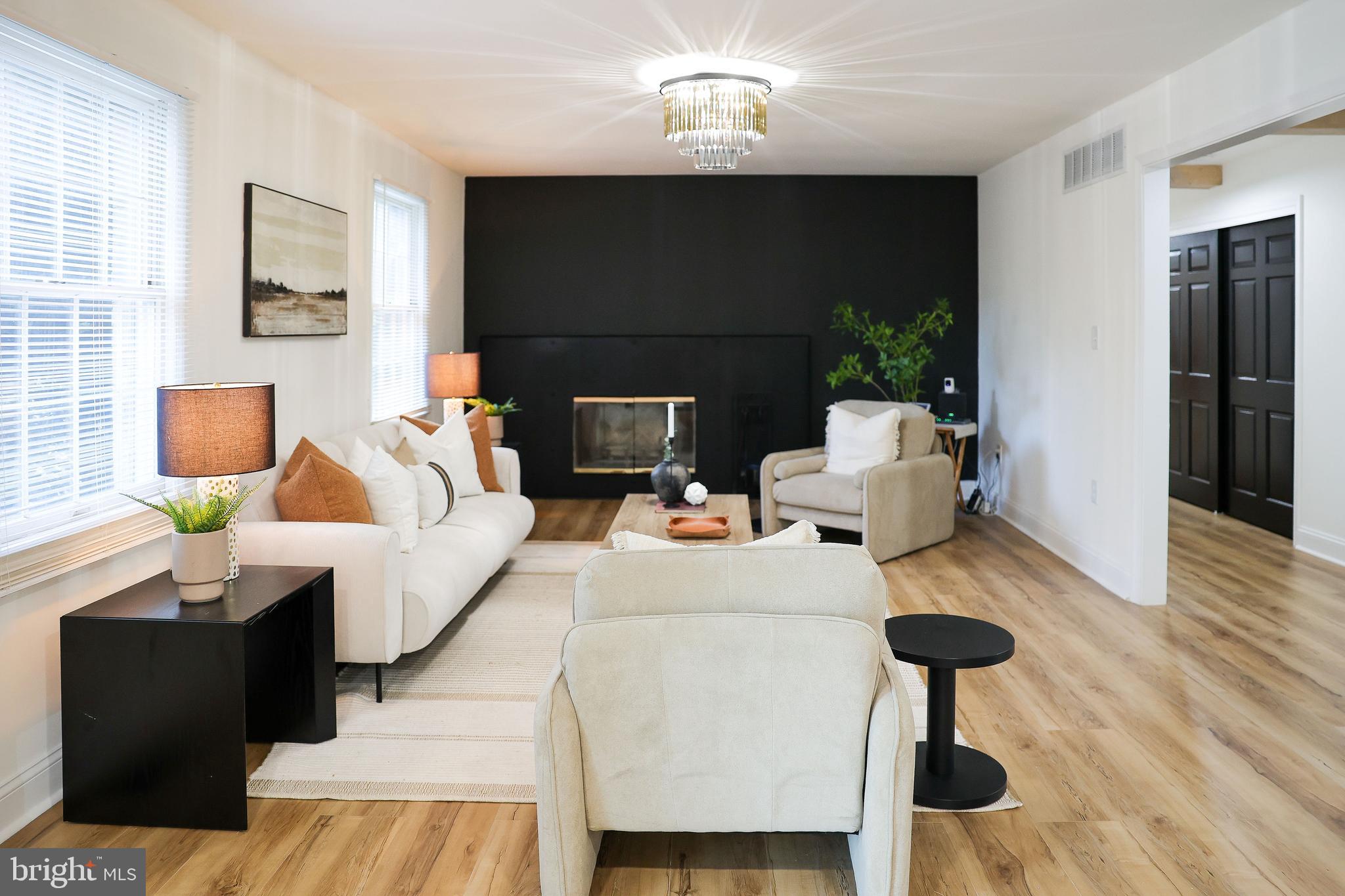 WOODBRIDGE VALLEY - Residential