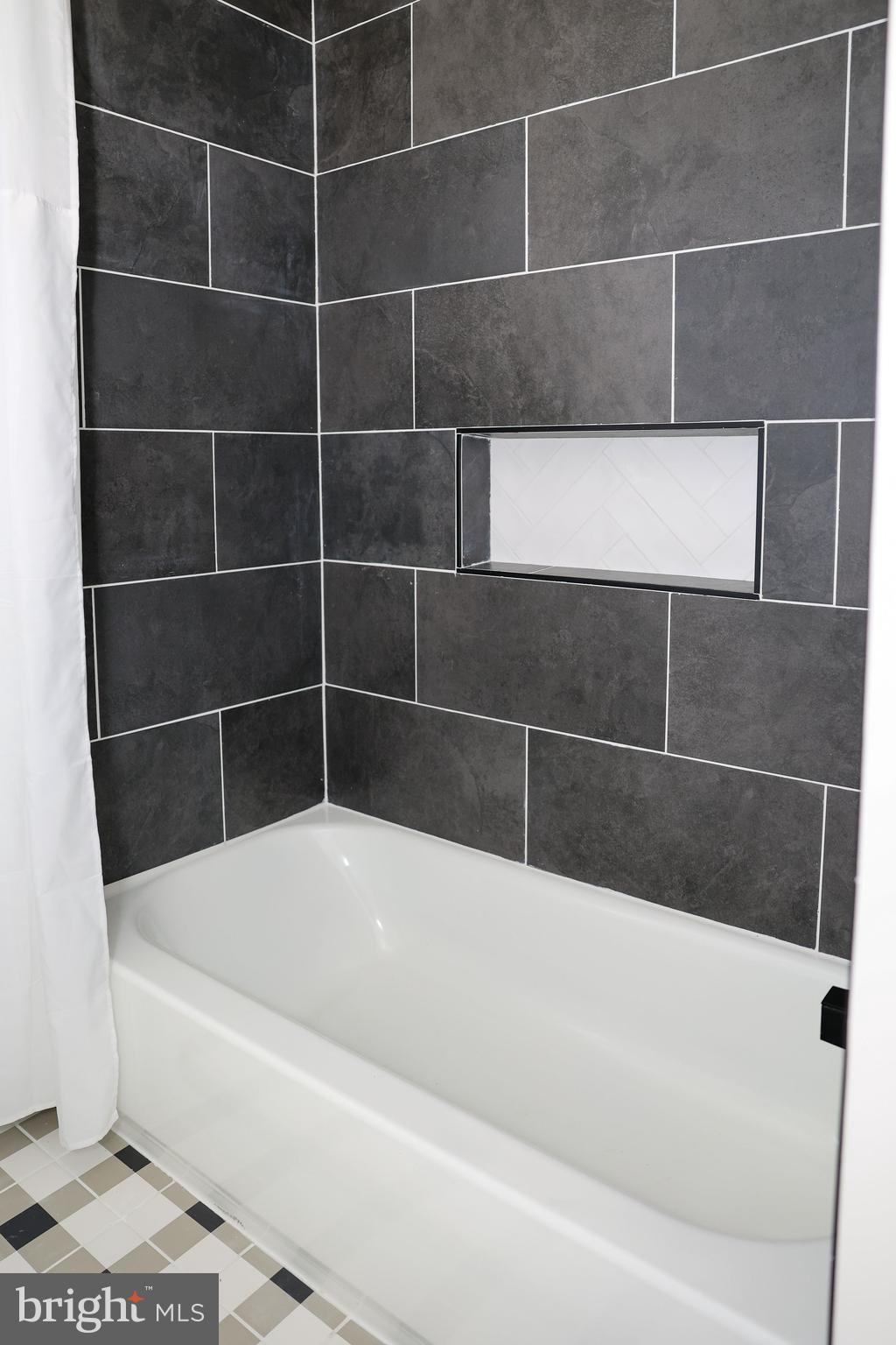 WOODBRIDGE VALLEY - Residential