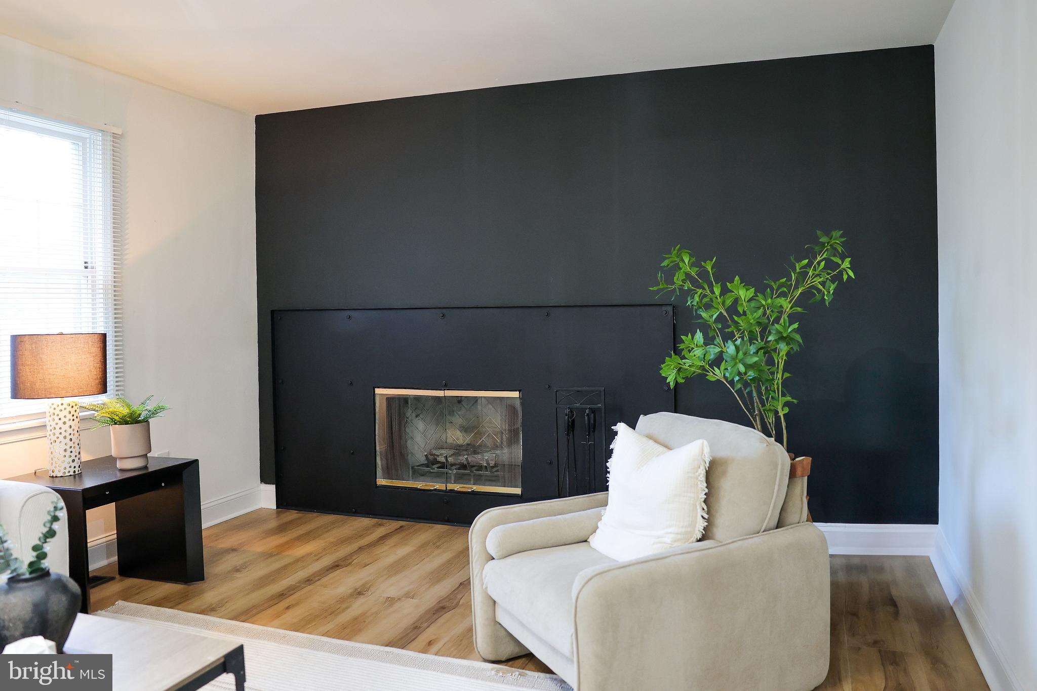 WOODBRIDGE VALLEY - Residential