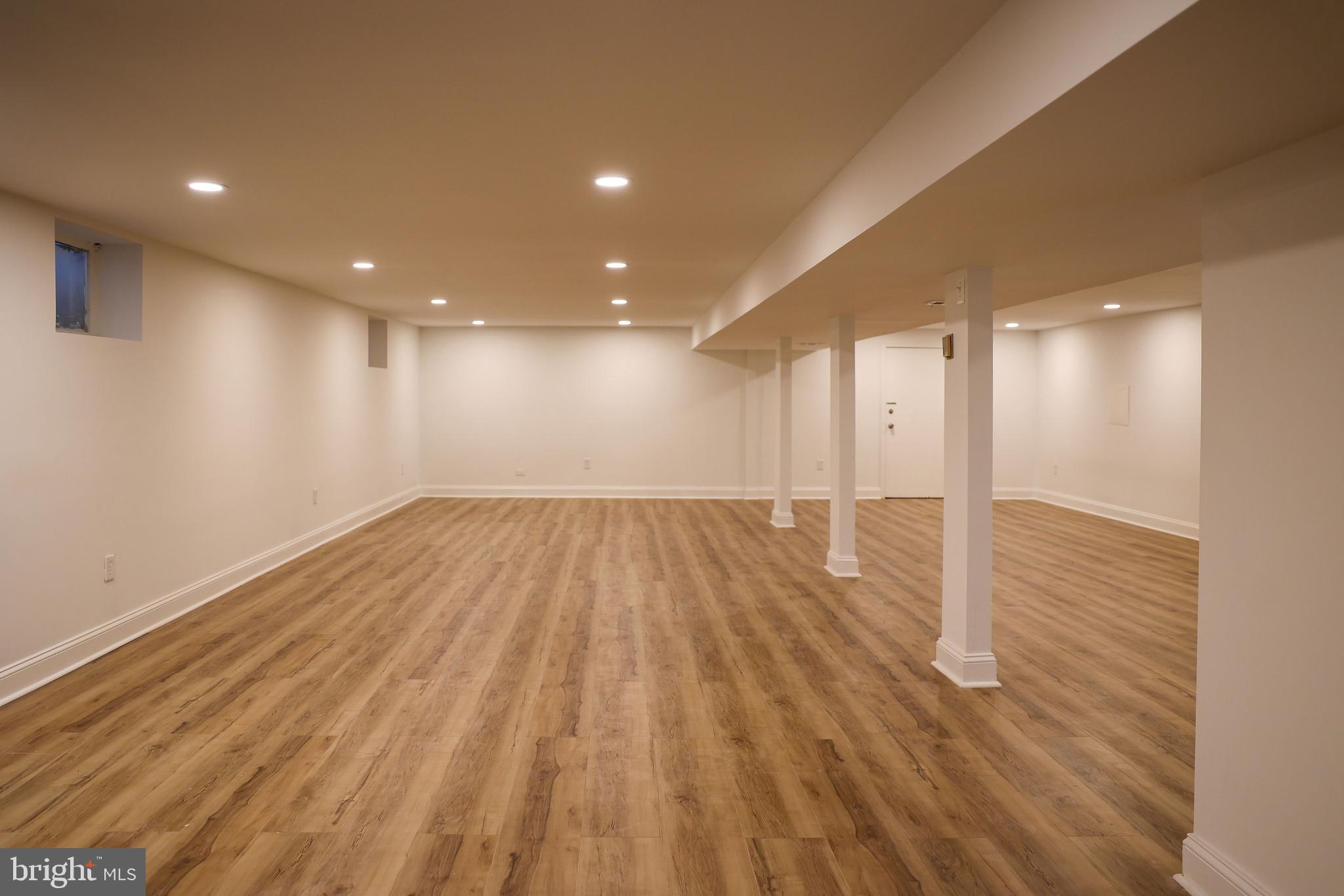 WOODBRIDGE VALLEY - Residential