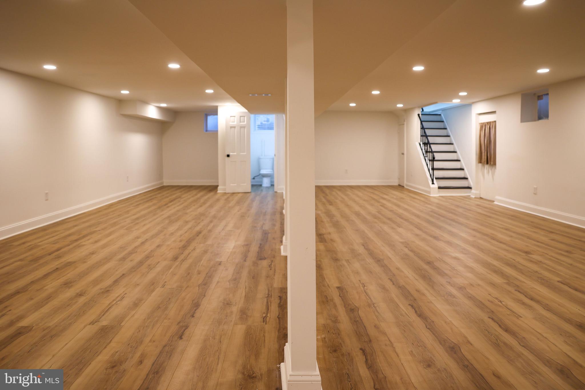 WOODBRIDGE VALLEY - Residential