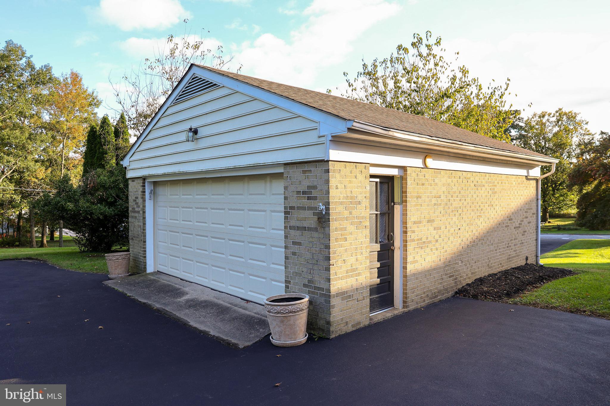 WOODBRIDGE VALLEY - Residential