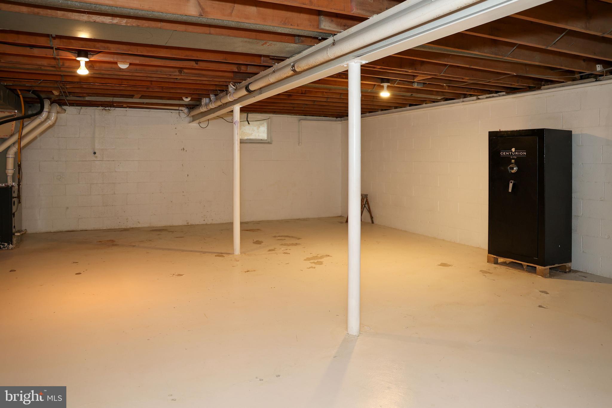 WOODBRIDGE VALLEY - Residential