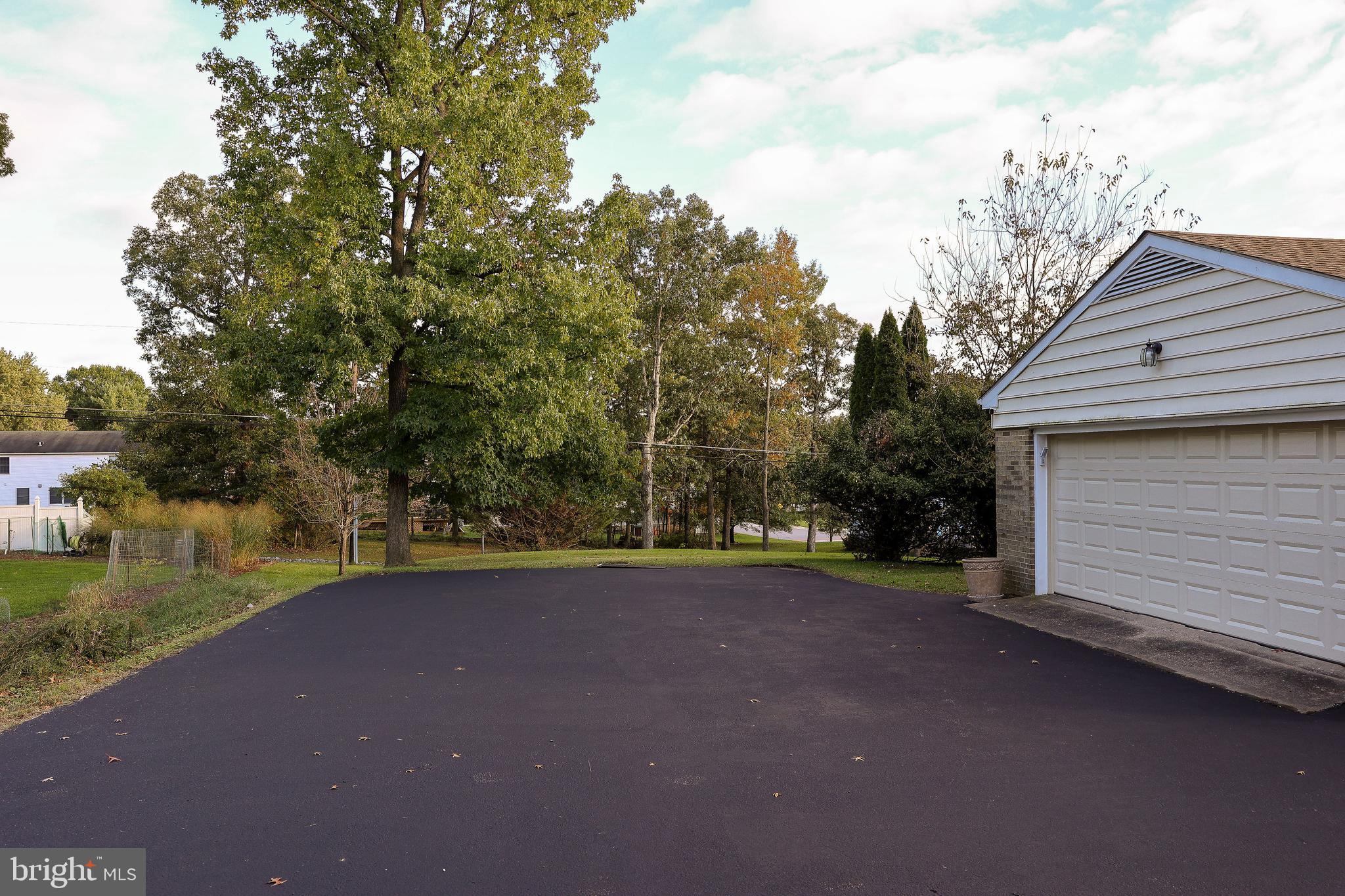 WOODBRIDGE VALLEY - Residential