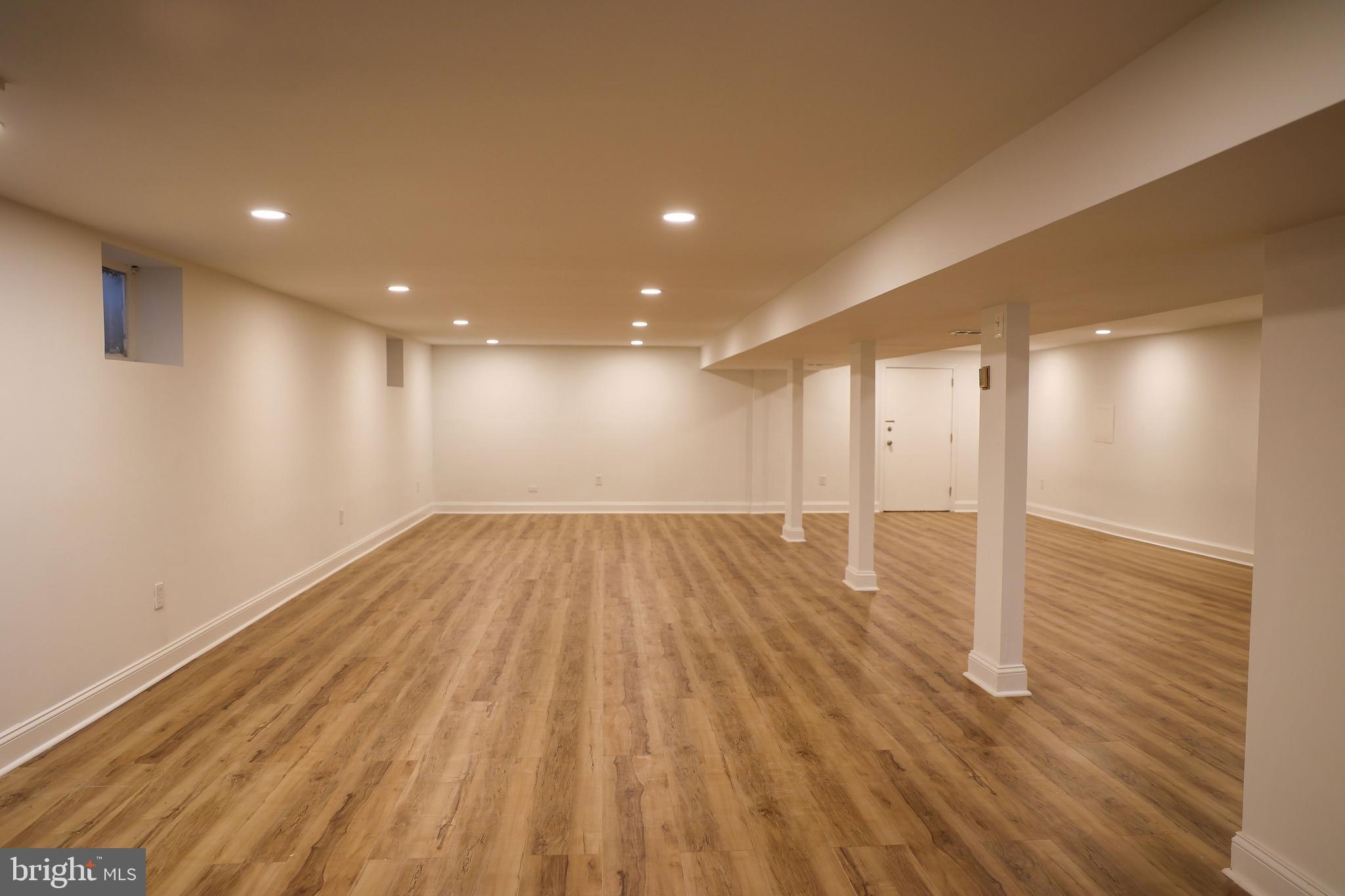 WOODBRIDGE VALLEY - Residential