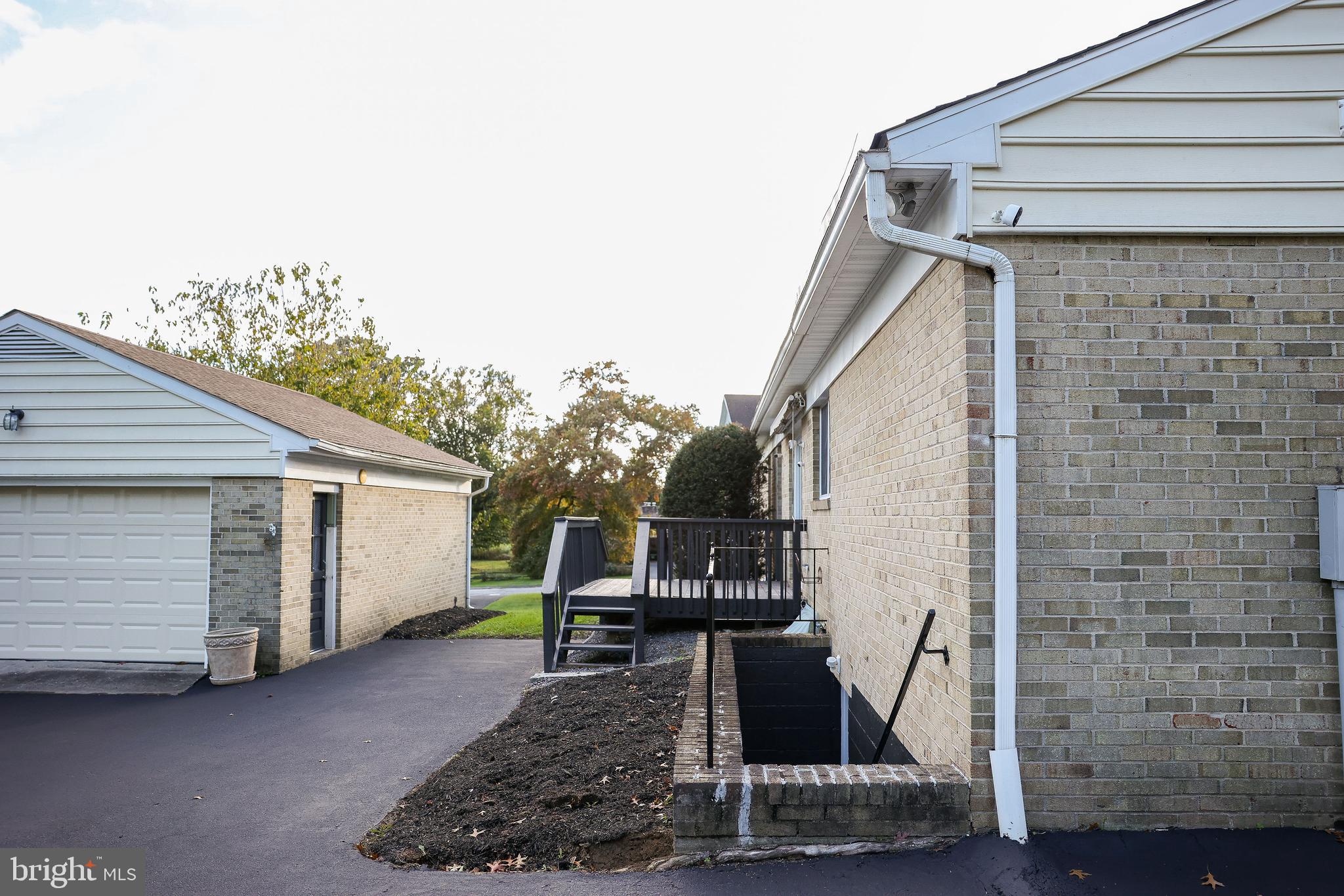 WOODBRIDGE VALLEY - Residential