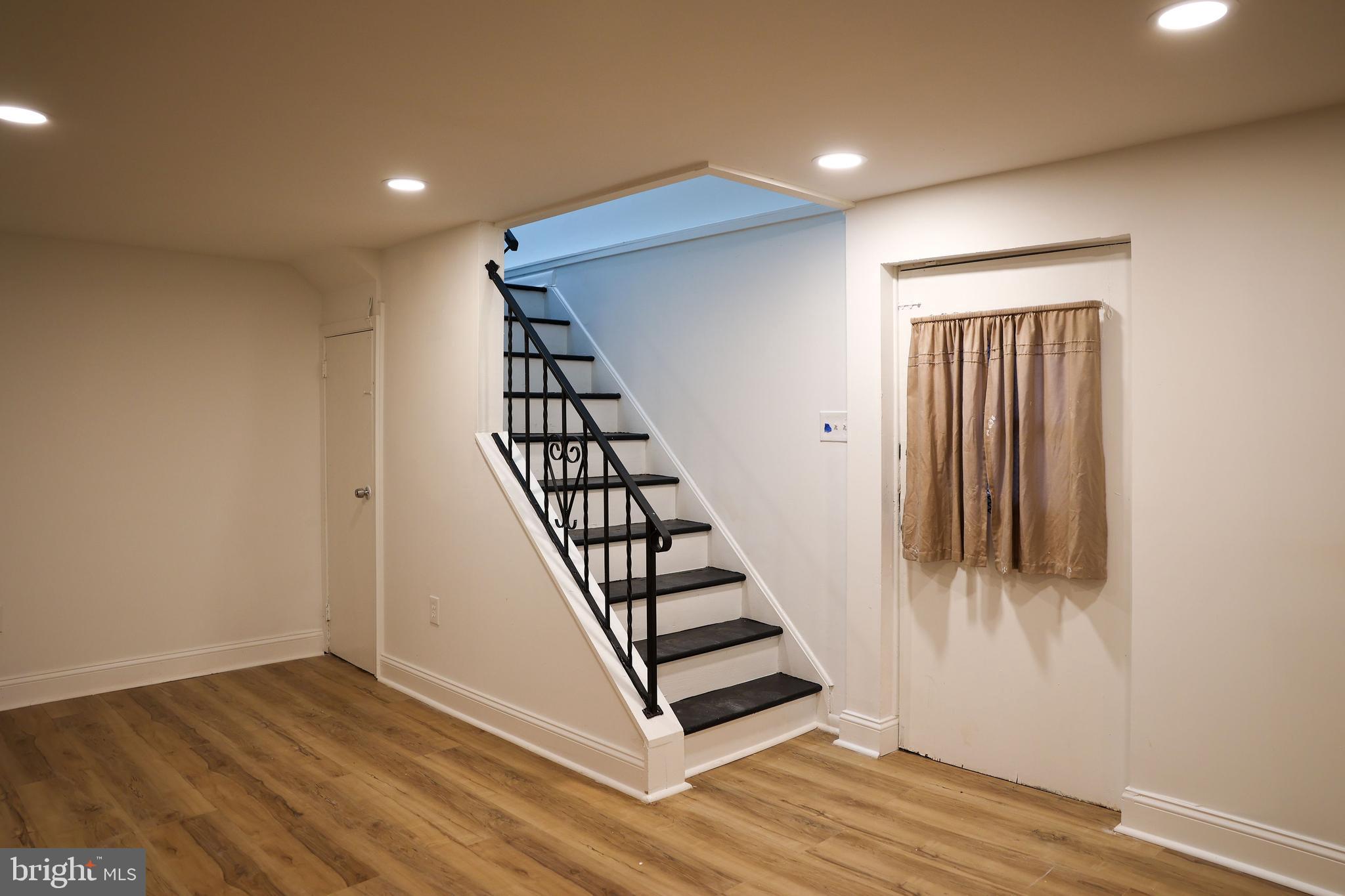 WOODBRIDGE VALLEY - Residential