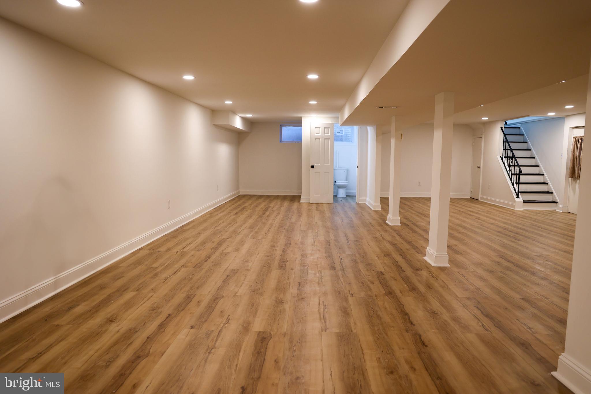 WOODBRIDGE VALLEY - Residential