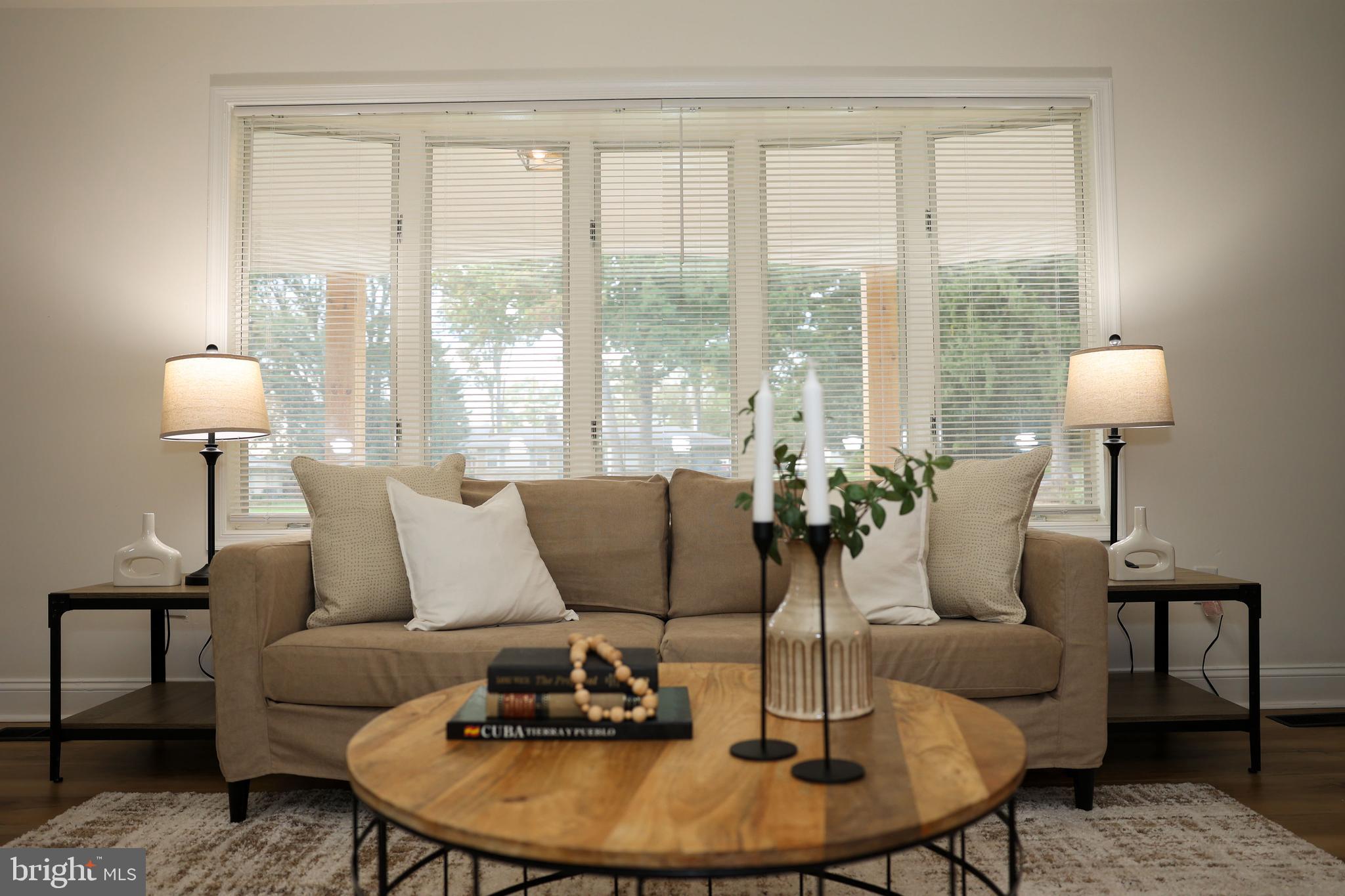 WOODBRIDGE VALLEY - Residential