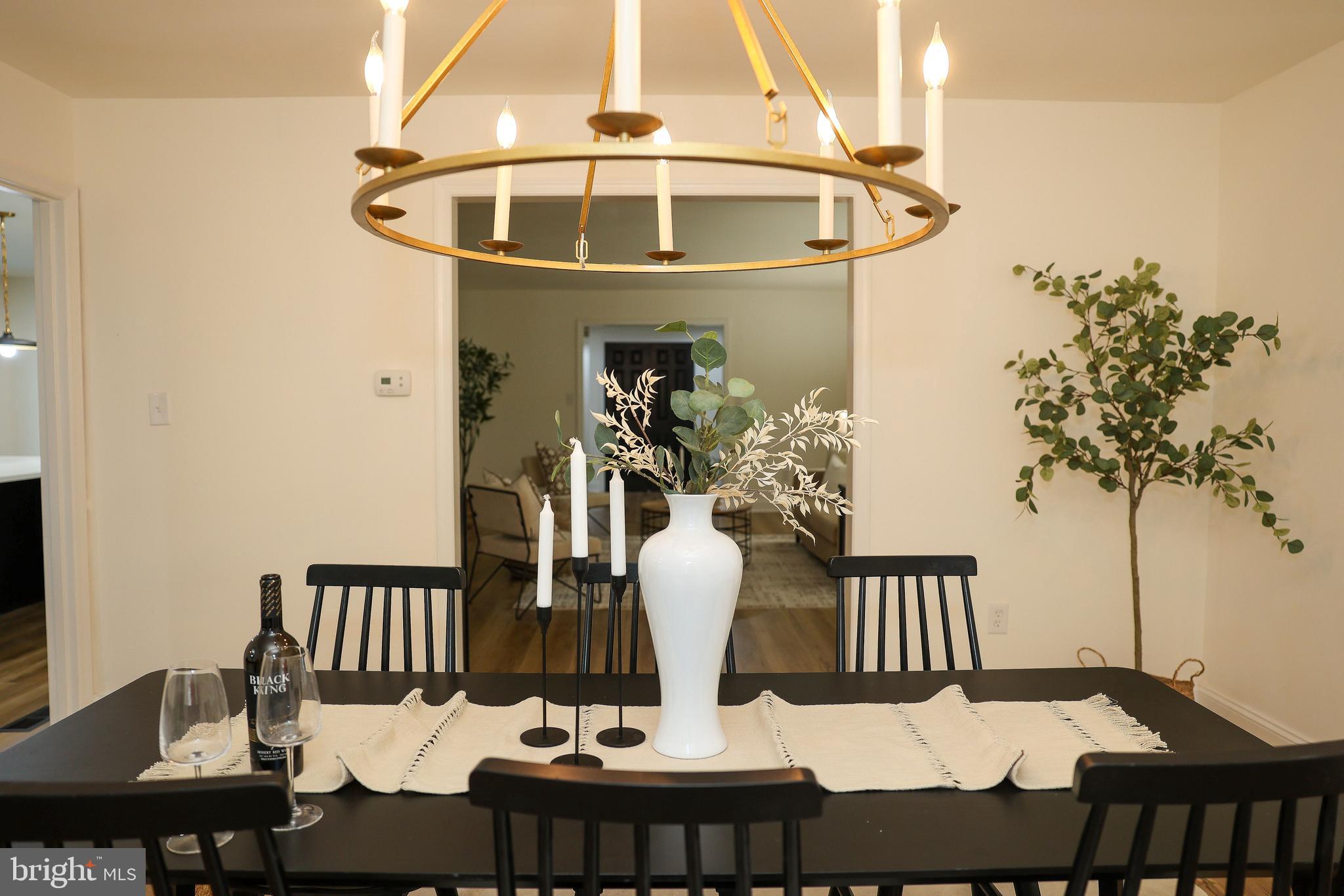 WOODBRIDGE VALLEY - Residential