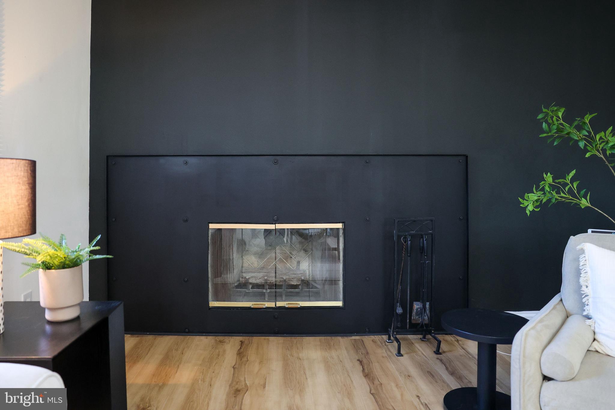 WOODBRIDGE VALLEY - Residential