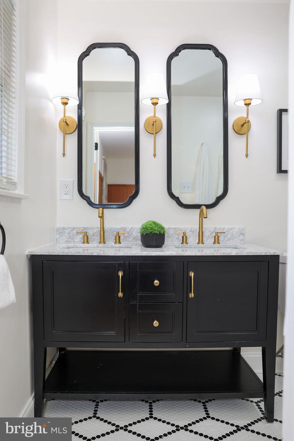 WOODBRIDGE VALLEY - Residential