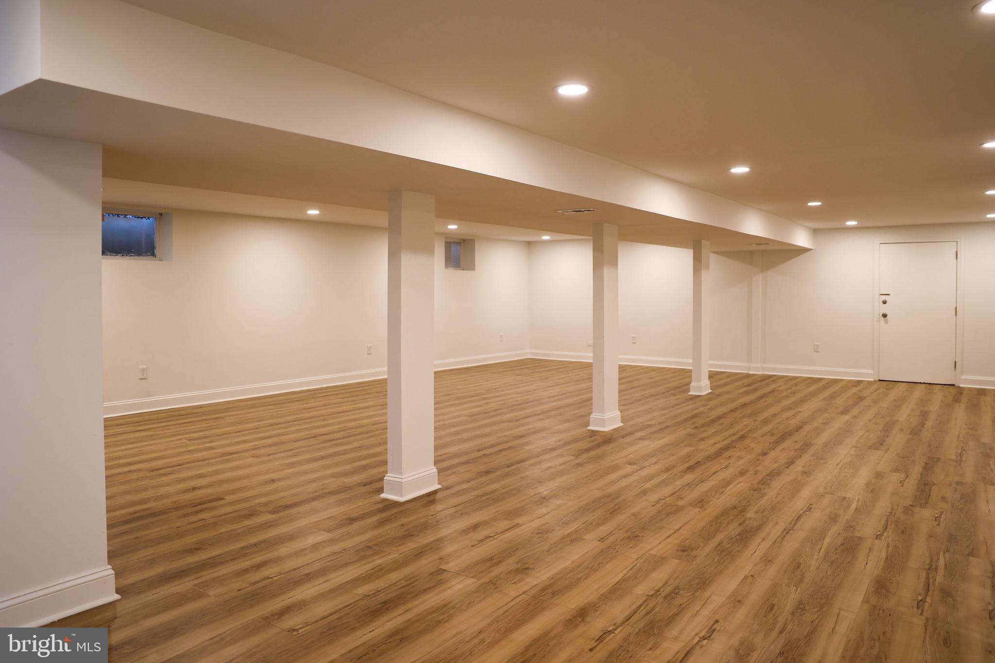 WOODBRIDGE VALLEY - Residential