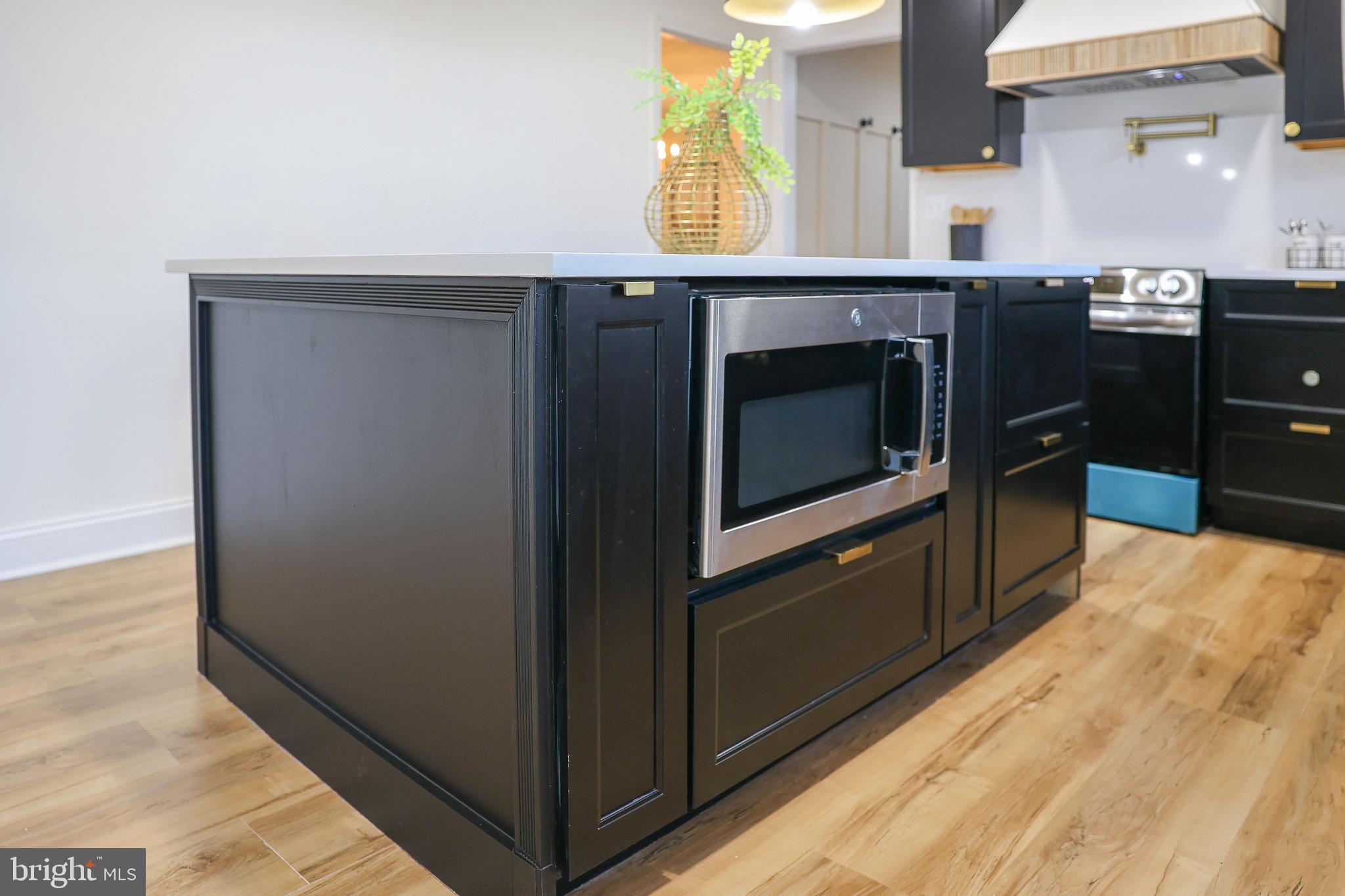 WOODBRIDGE VALLEY - Residential