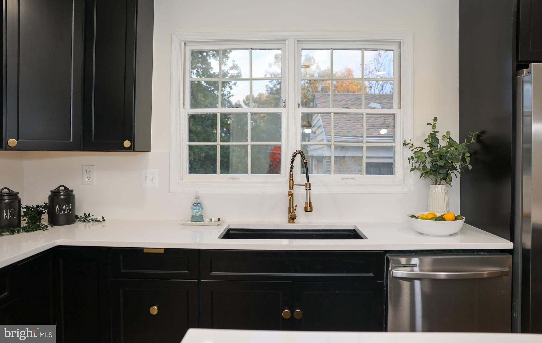 WOODBRIDGE VALLEY - Residential