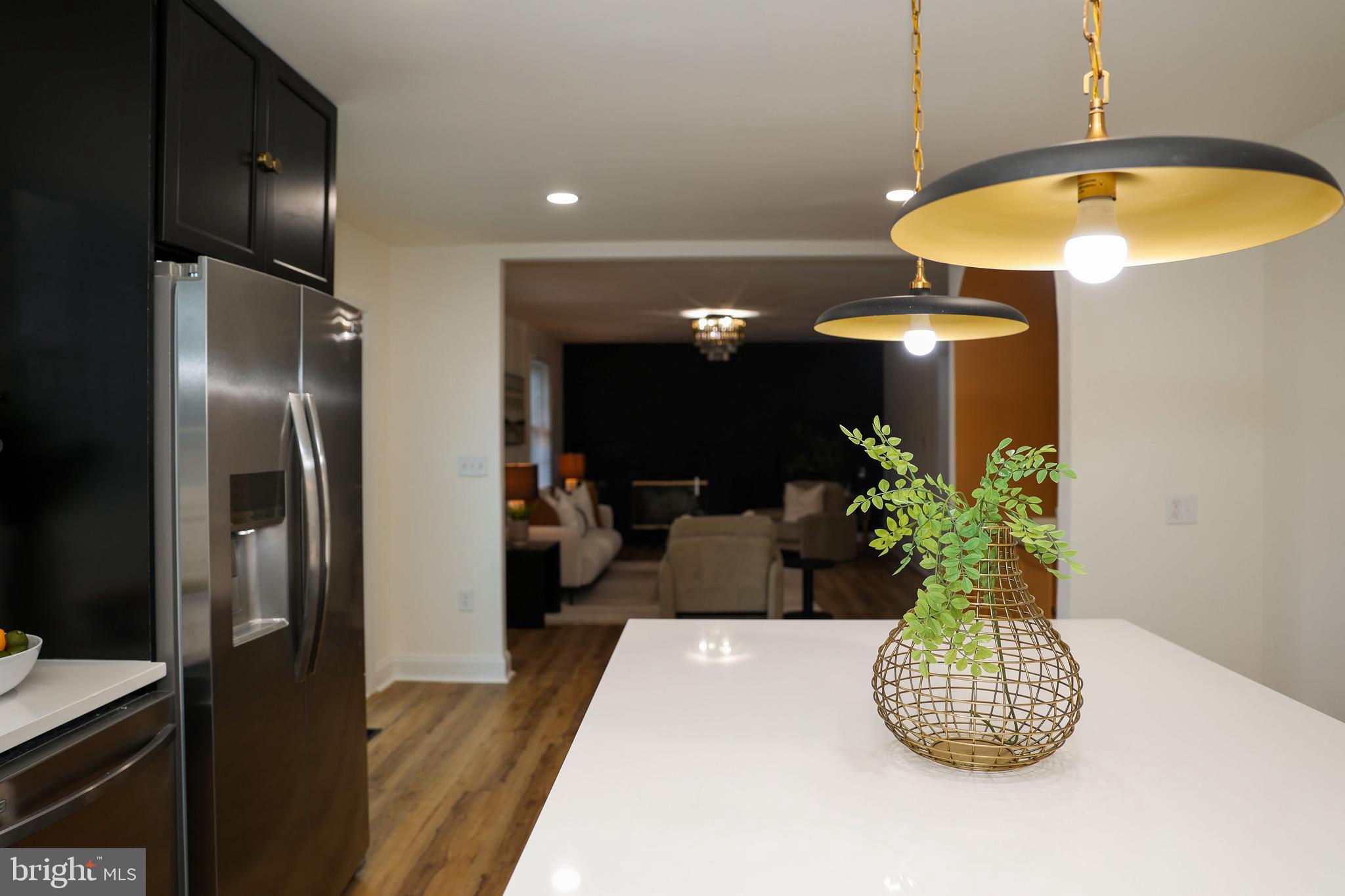 WOODBRIDGE VALLEY - Residential