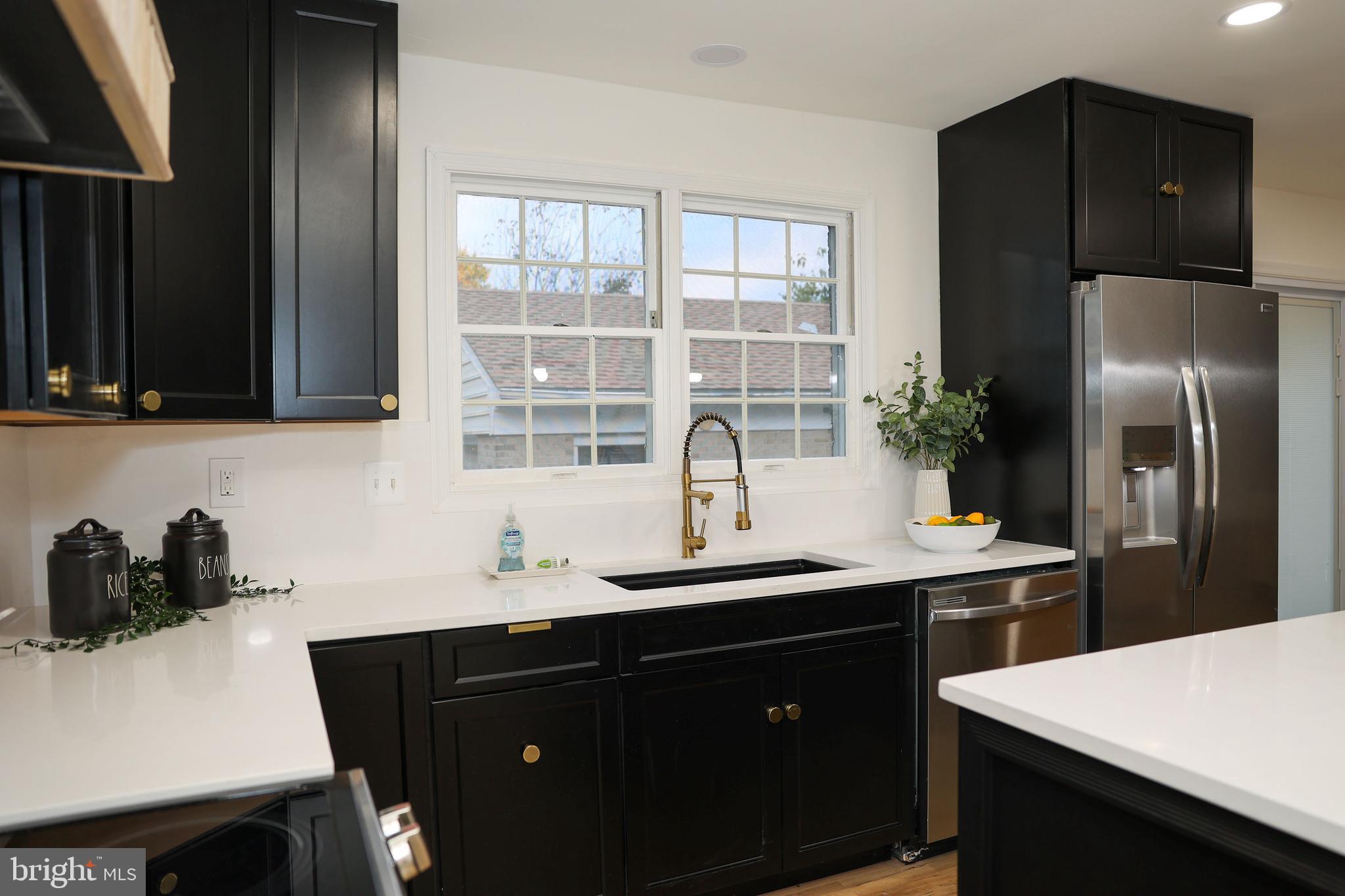 WOODBRIDGE VALLEY - Residential