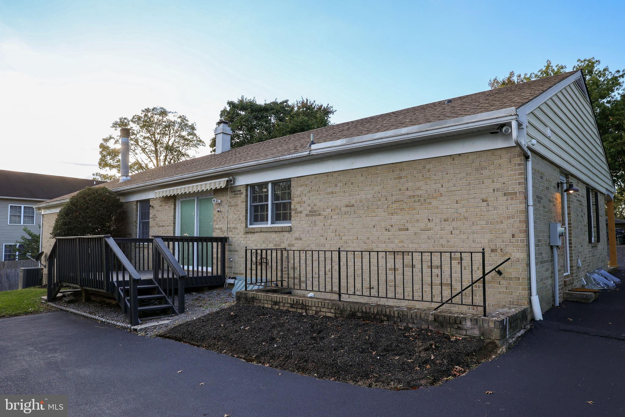 WOODBRIDGE VALLEY - Residential