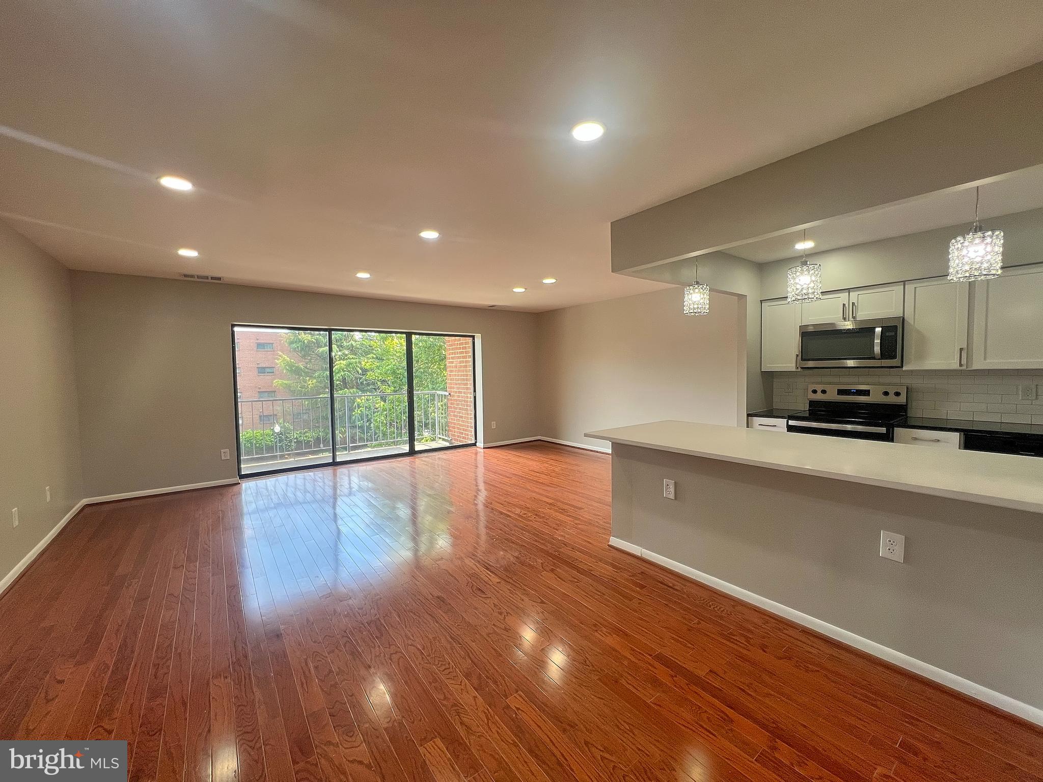 7202 ROCKLAND HILLS DRIVE 406