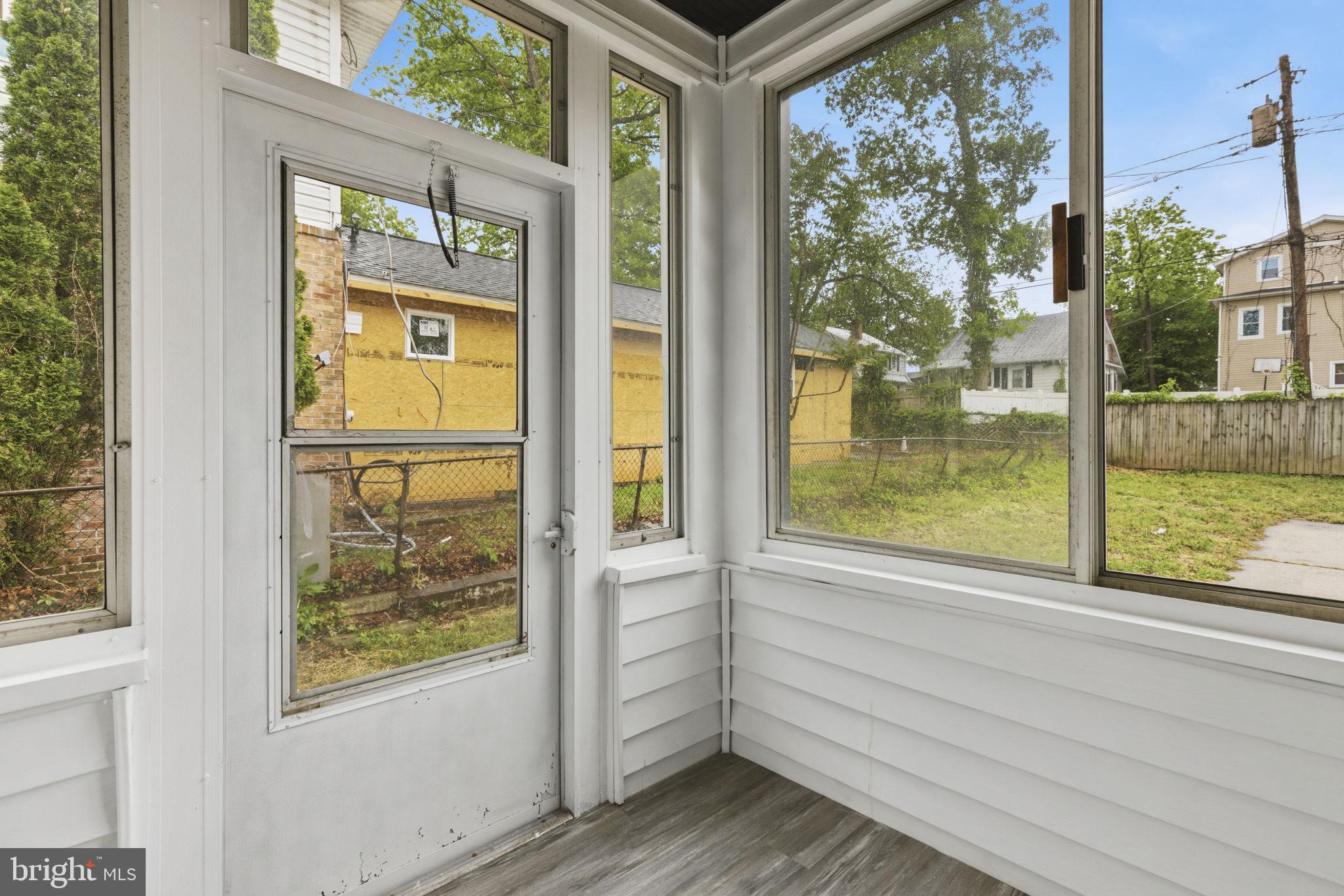 GARWYN OAKS - Residential