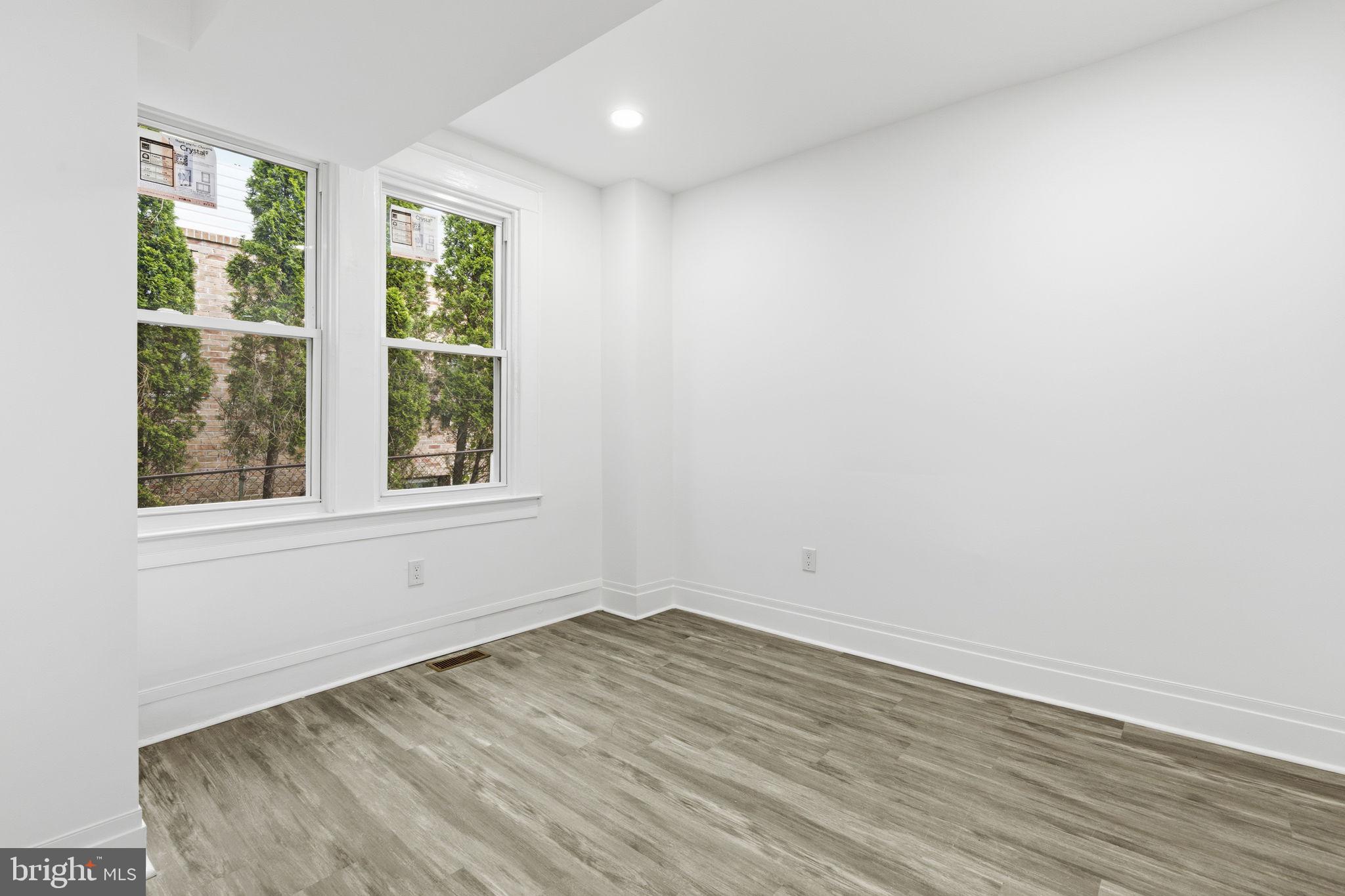 GARWYN OAKS - Residential