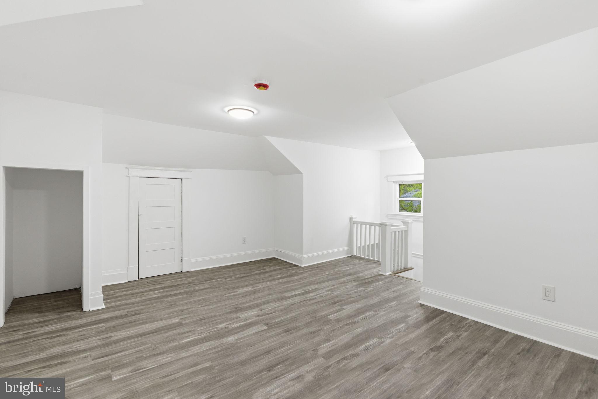 GARWYN OAKS - Residential