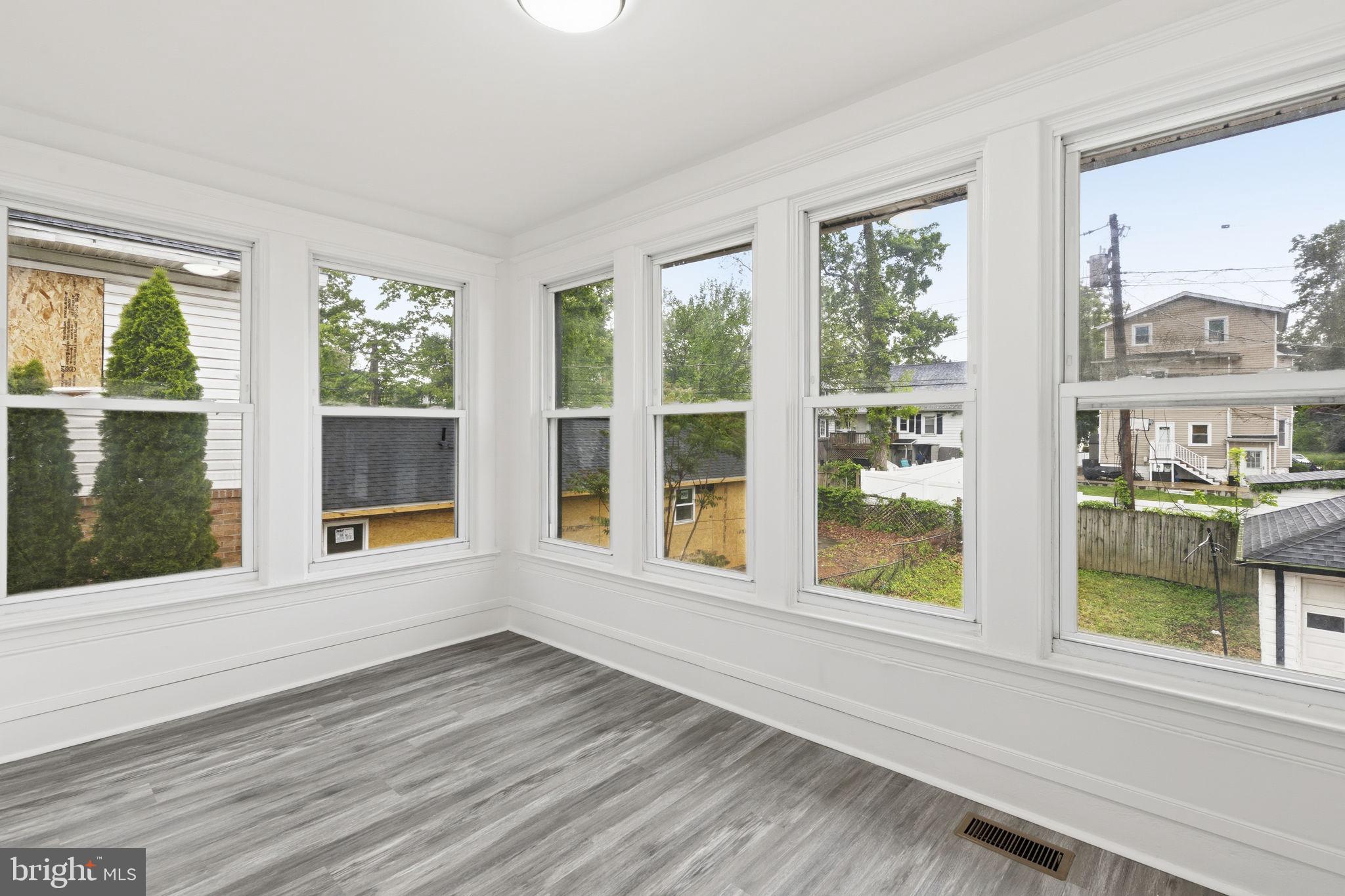 GARWYN OAKS - Residential