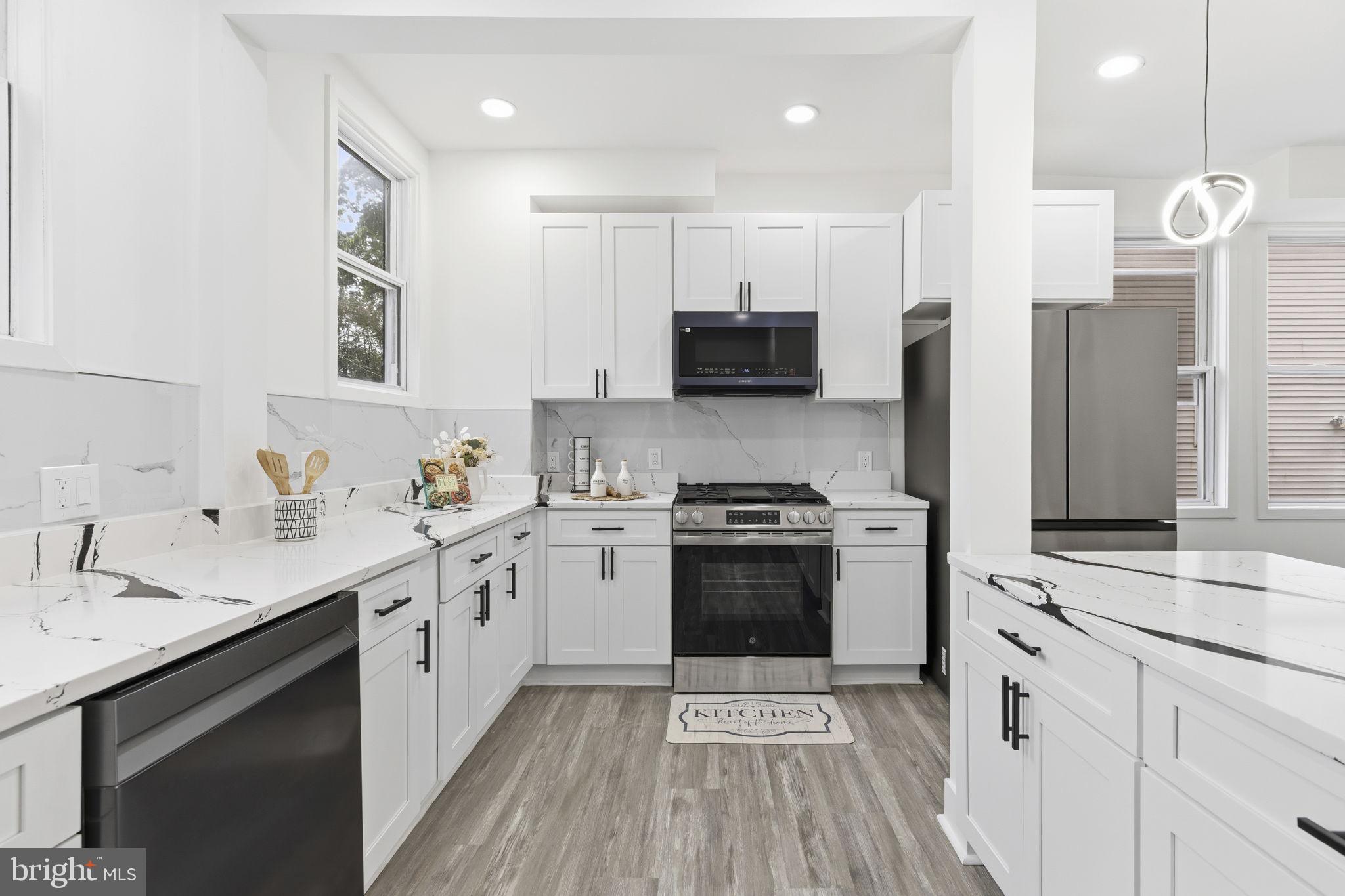 GARWYN OAKS - Residential