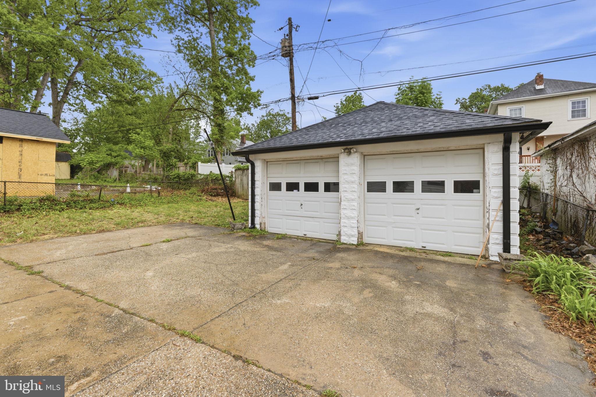 GARWYN OAKS - Residential