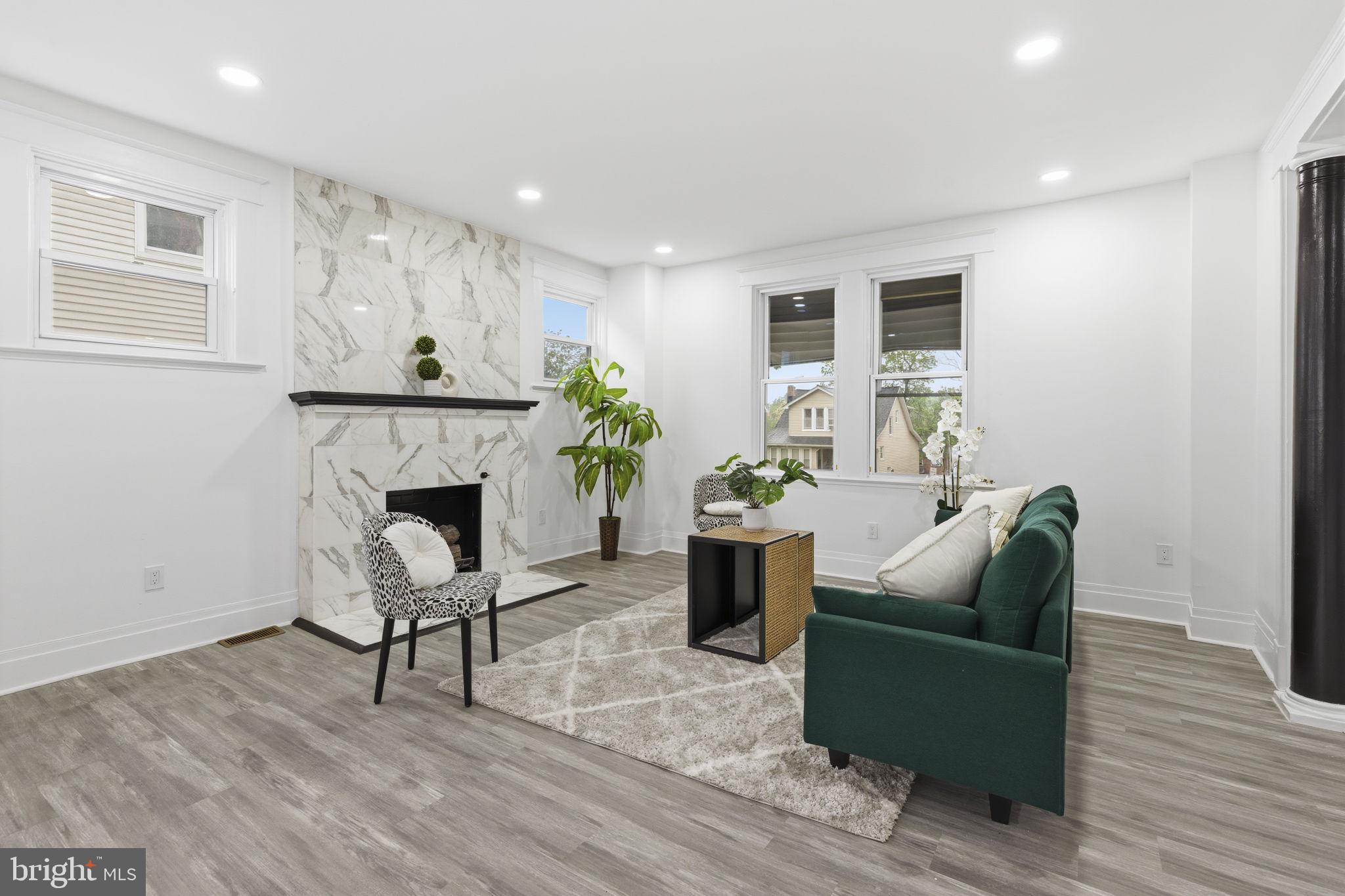 GARWYN OAKS - Residential
