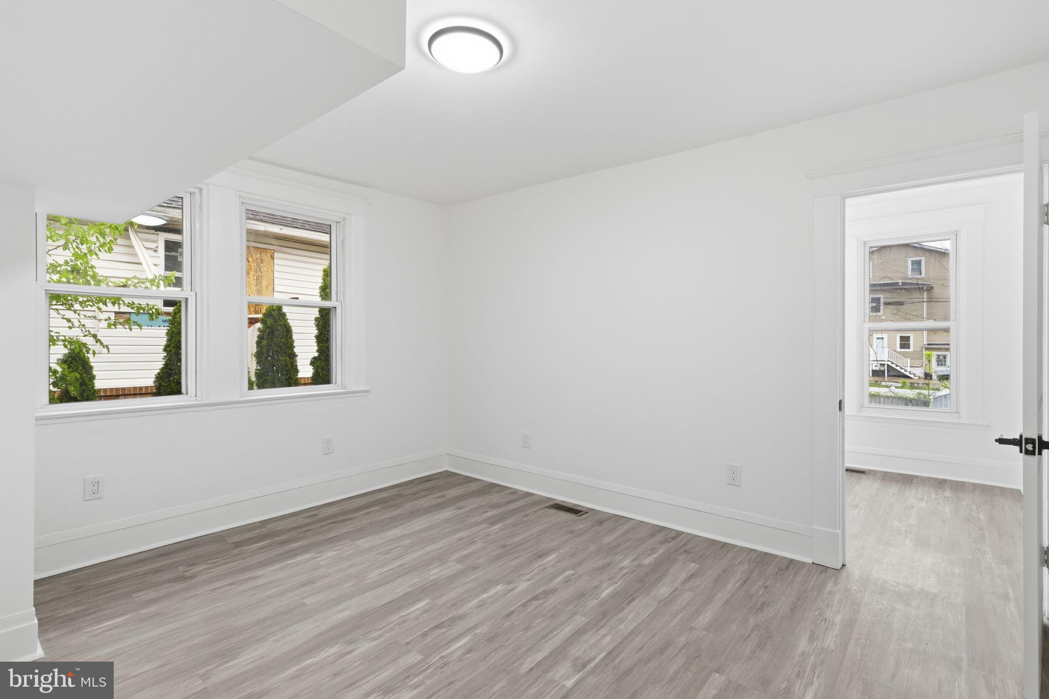 GARWYN OAKS - Residential