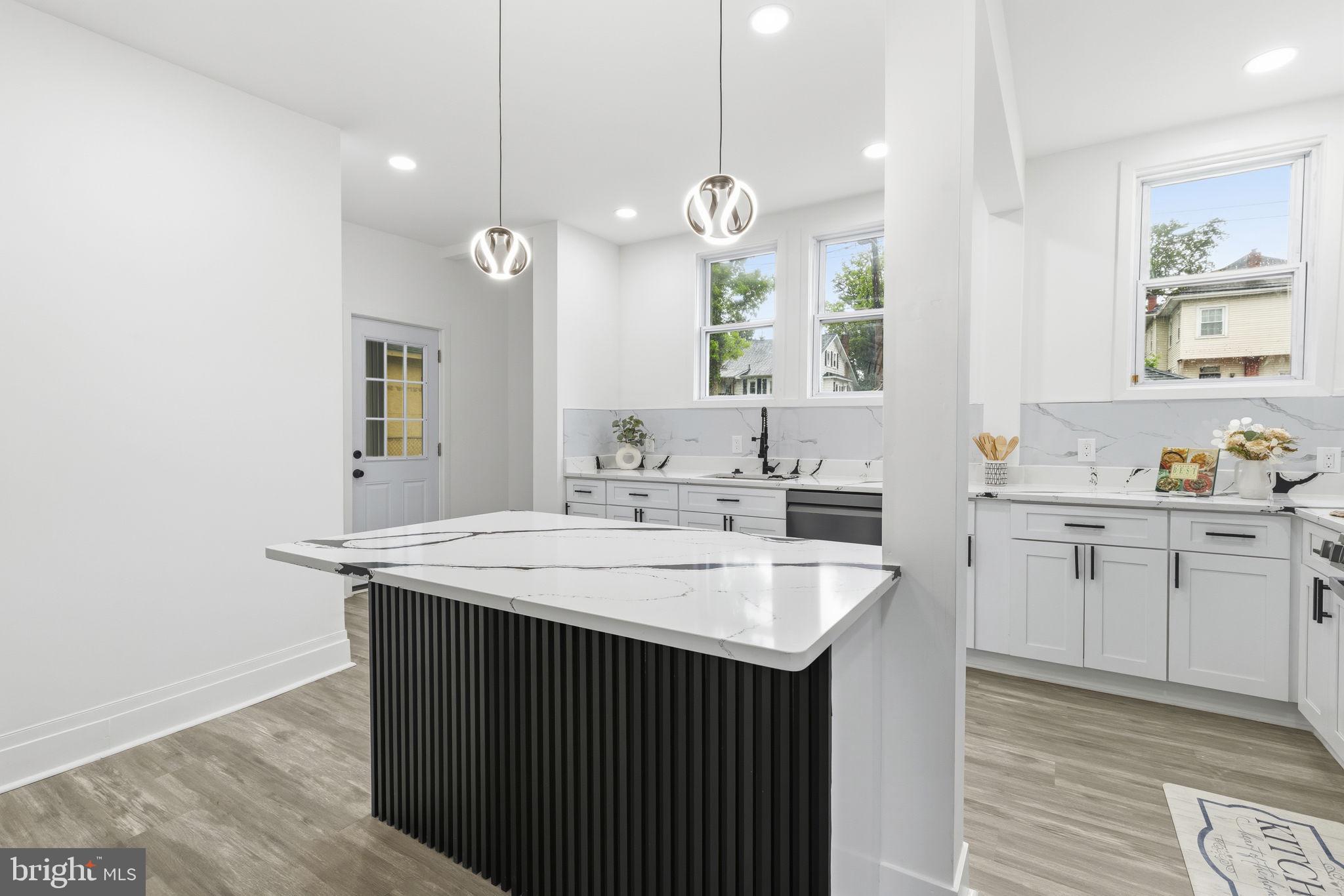 GARWYN OAKS - Residential