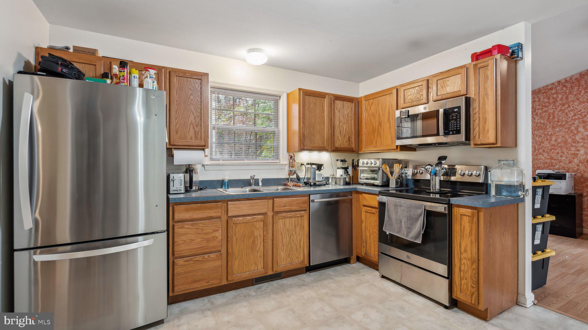 PRESIDENTIAL LAKES - Residential