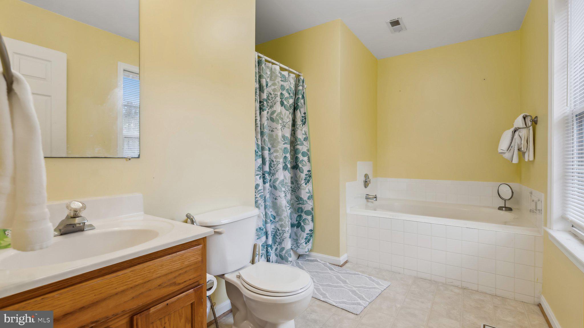 PRESIDENTIAL LAKES - Residential