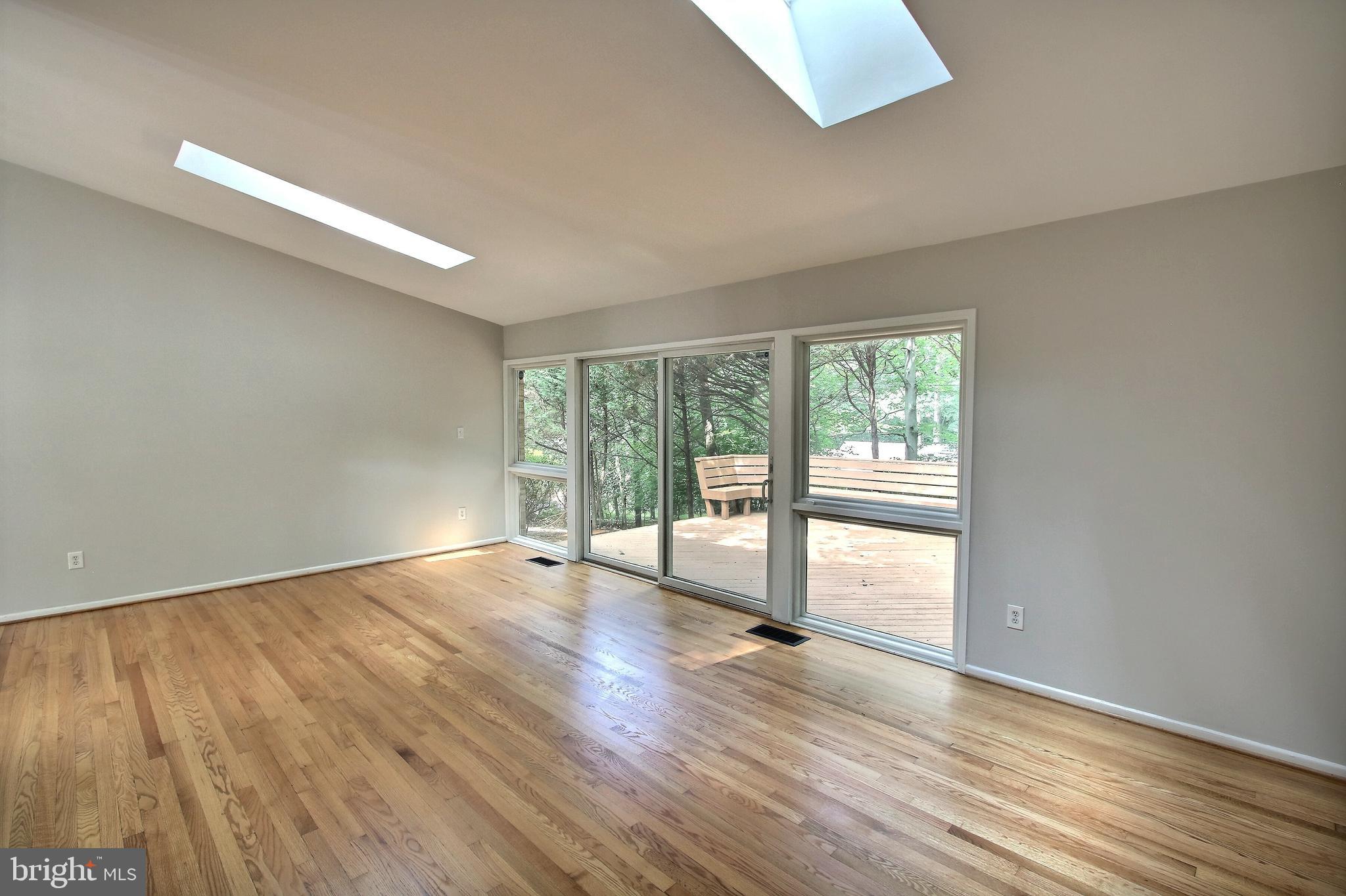 CARDEROCK SPRINGS - Residential