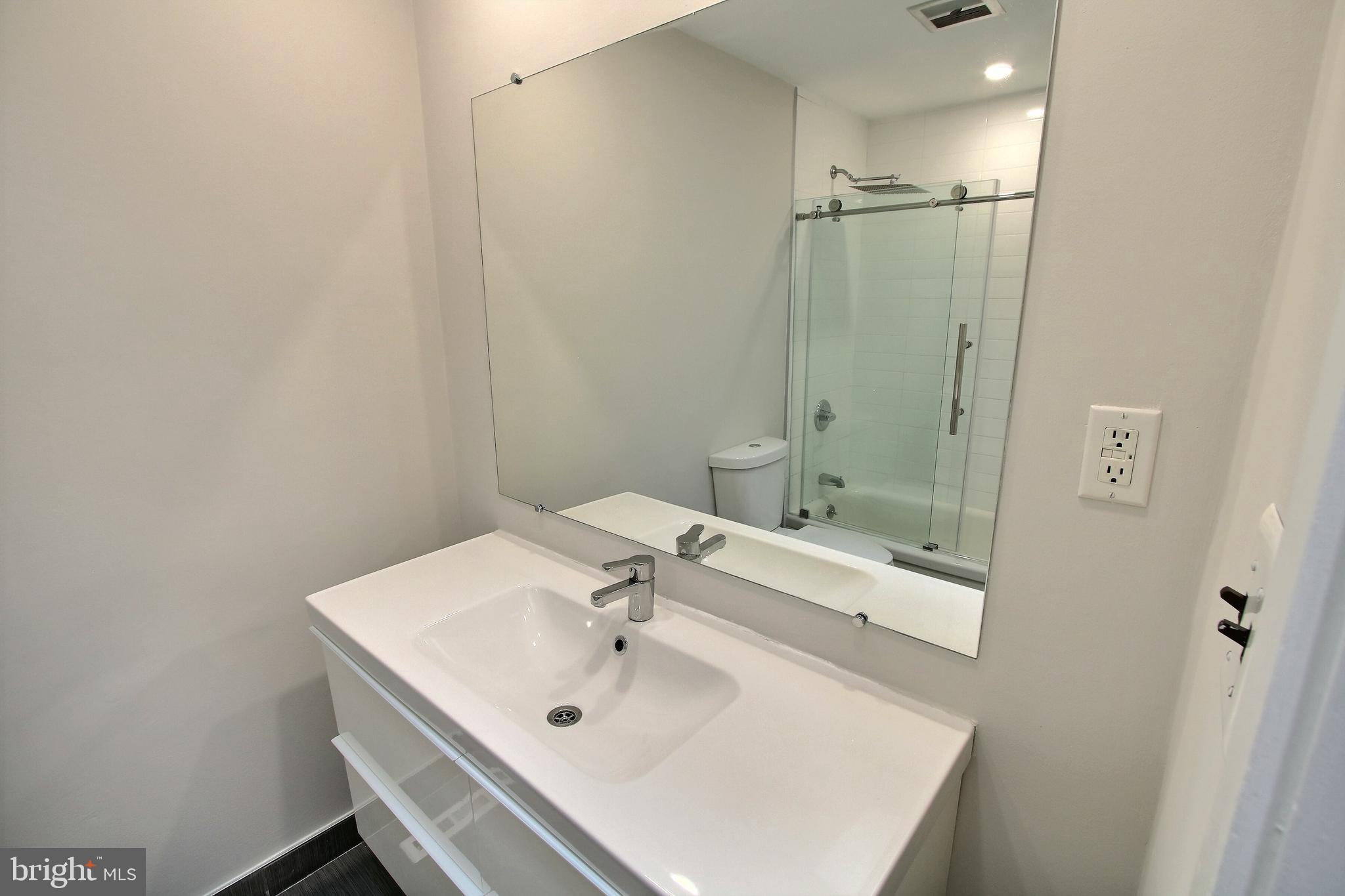 CARDEROCK SPRINGS - Residential